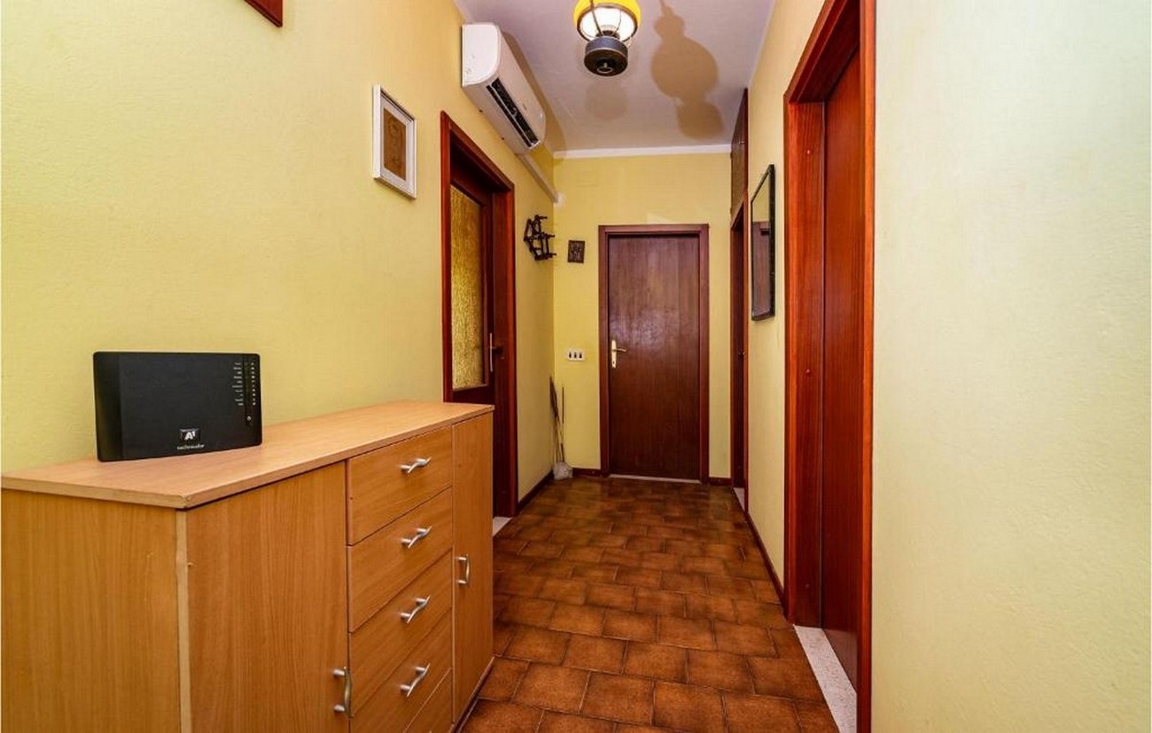 Two bedroom apartment with terrace Ugljan  A-a