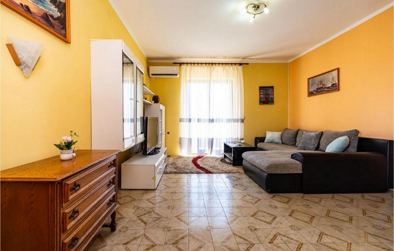 Two bedroom apartment with terrace Ugljan (A-21848-a) Two bedroom apartment with terrace Ugljan (A-21848-a)