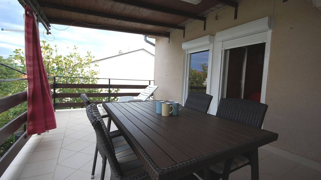 Two bedroom apartment with terrace Njivice, Krk  A-a