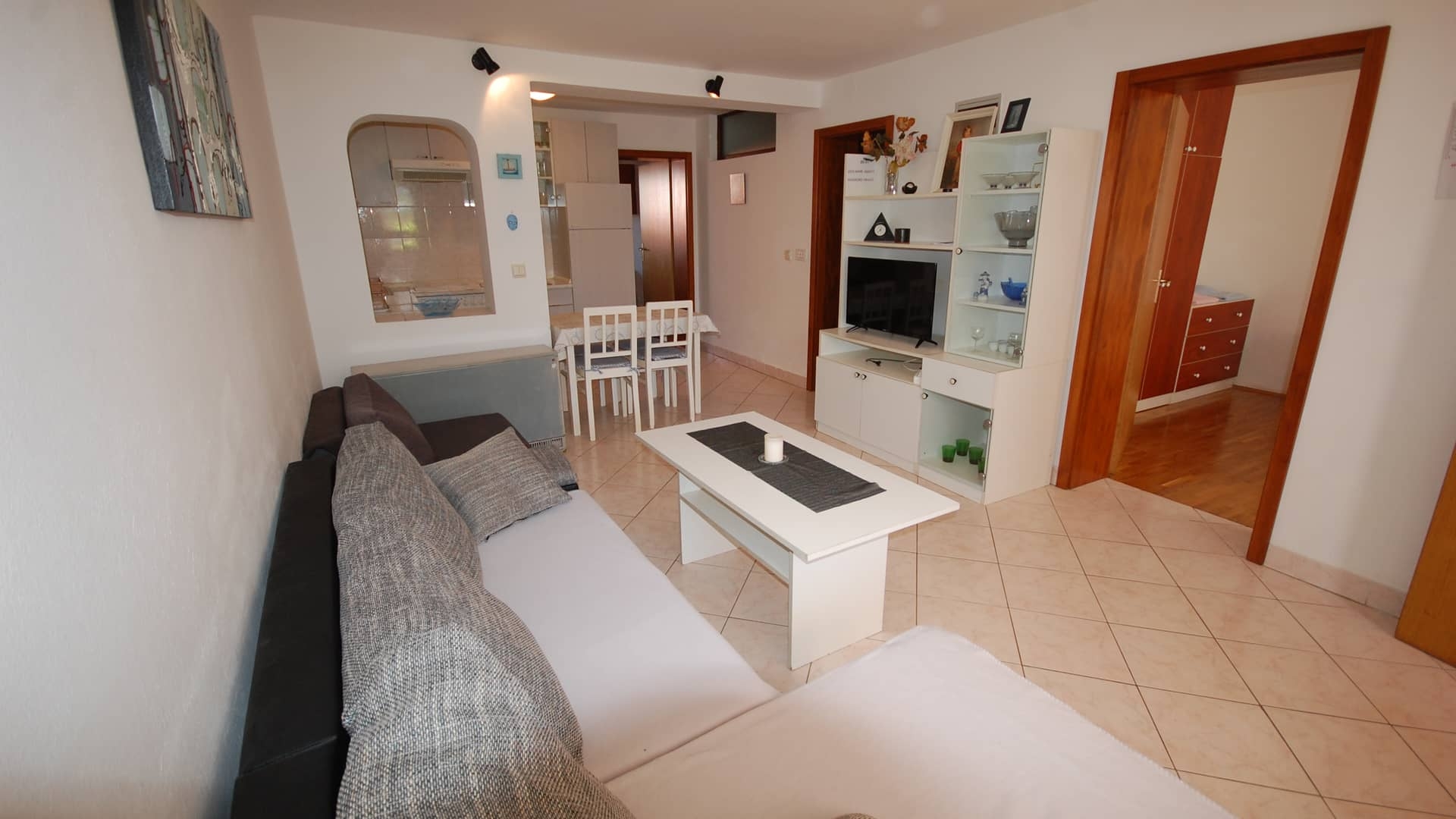 Two bedroom apartment with terrace Njivice, Krk (A-21856-a)