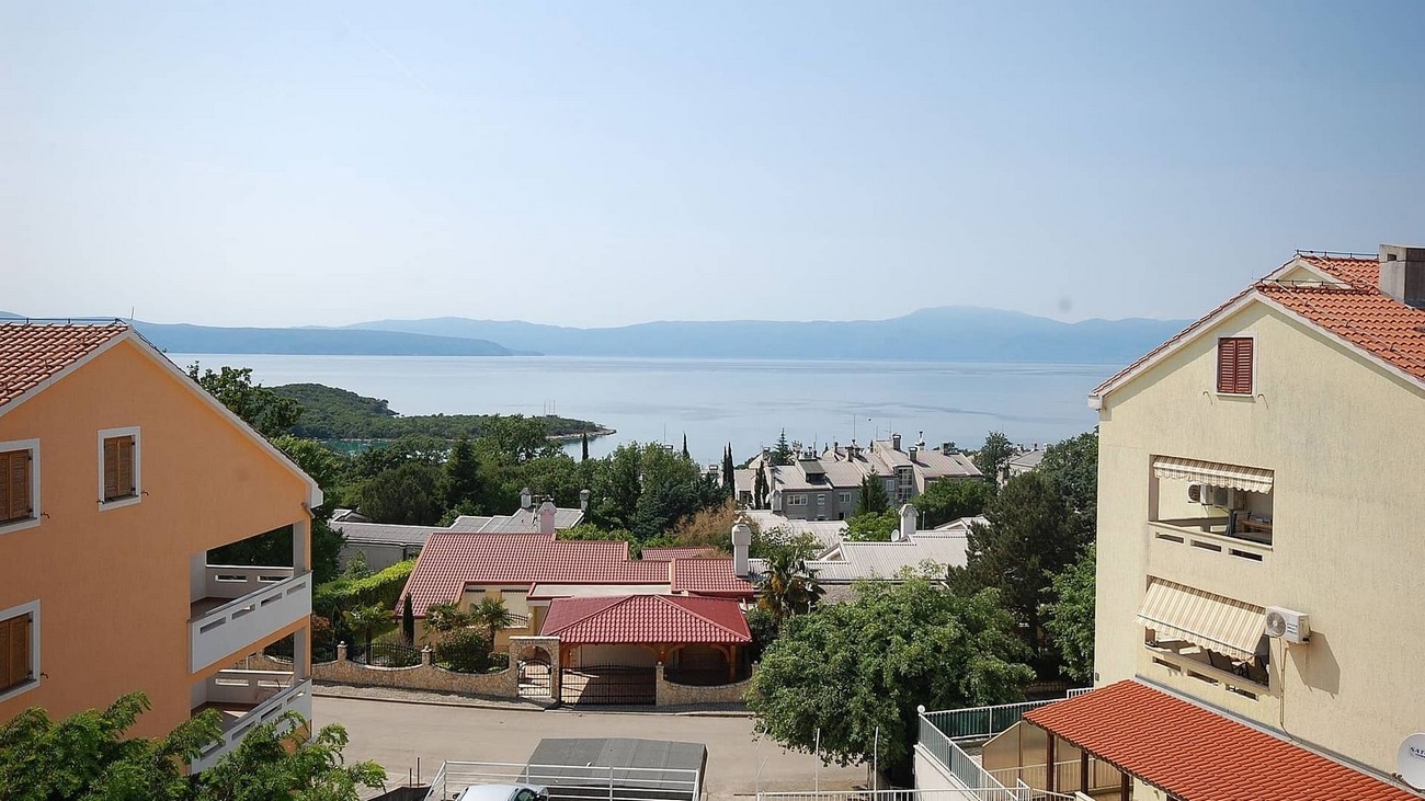 Three bedroom apartment with terrace and sea view Njivice, Krk  A-a