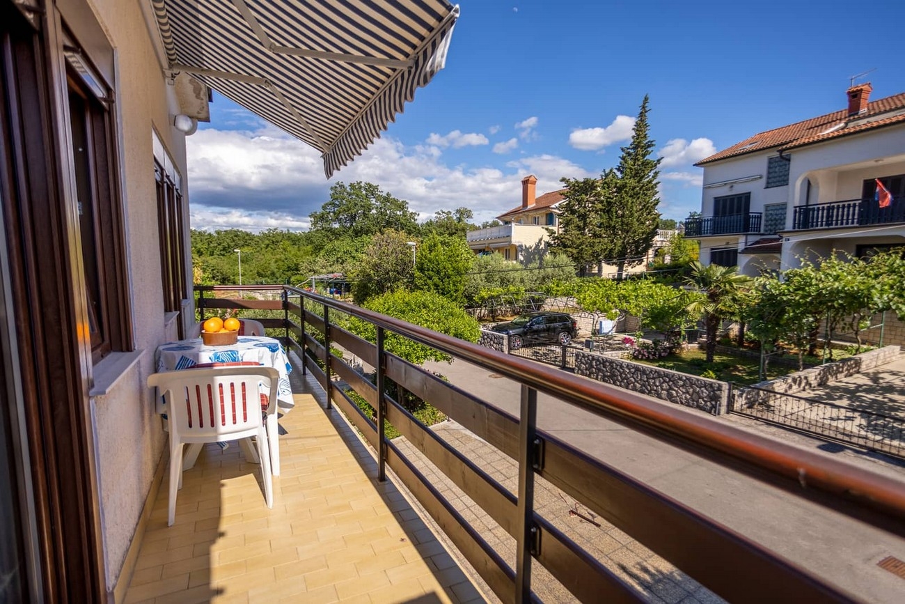 One bedroom apartment with balcony Njivice, Krk  A-c