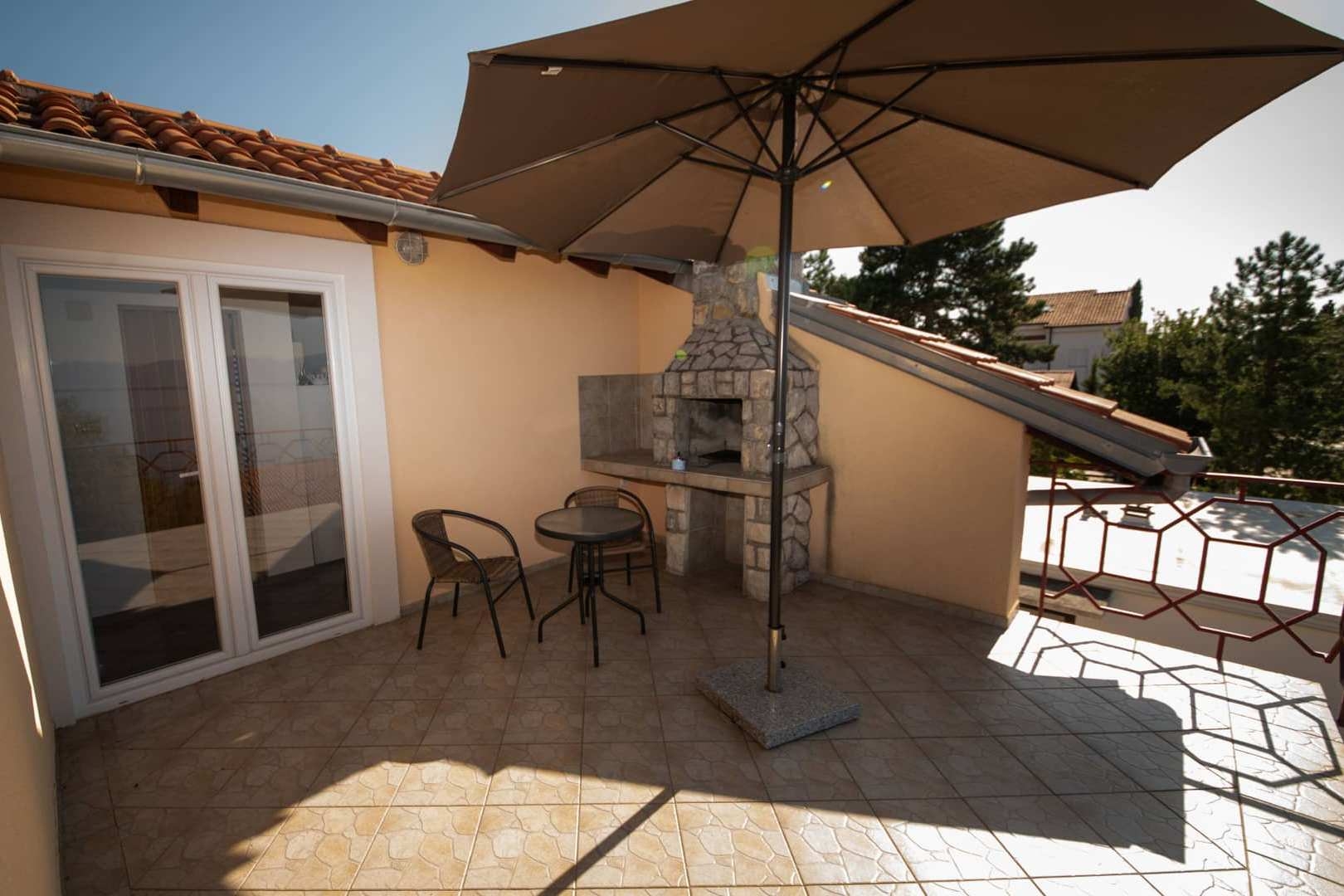 One bedroom apartment with terrace and sea view Njivice, Krk  A-a