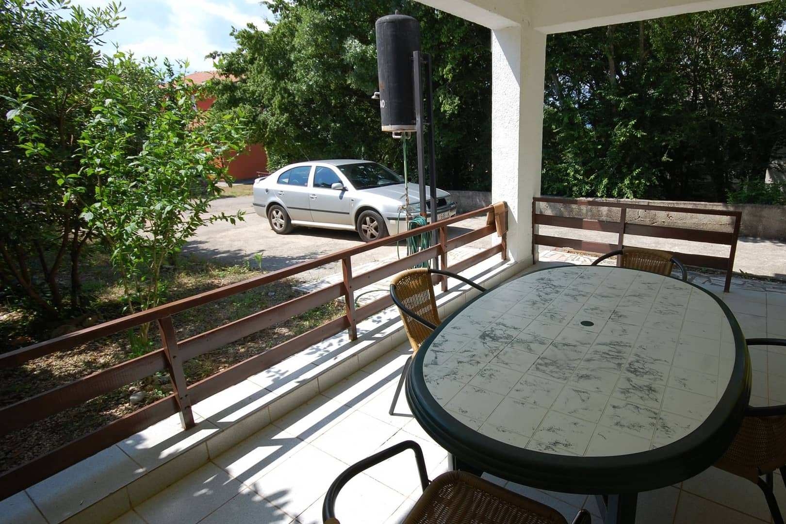 Two bedroom apartment with terrace Njivice, Krk  A-a