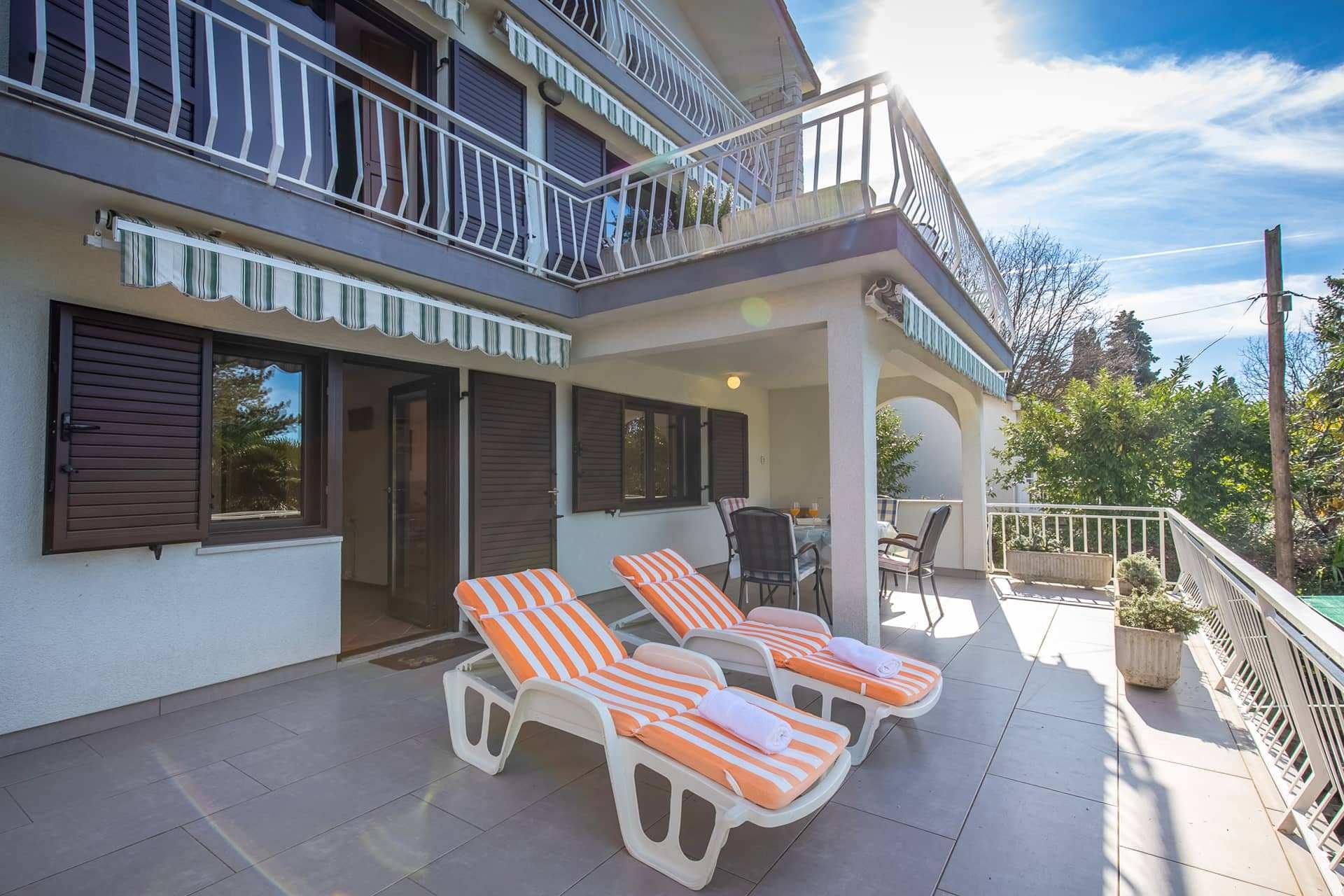 One bedroom apartment with terrace Njivice, Krk  A-a