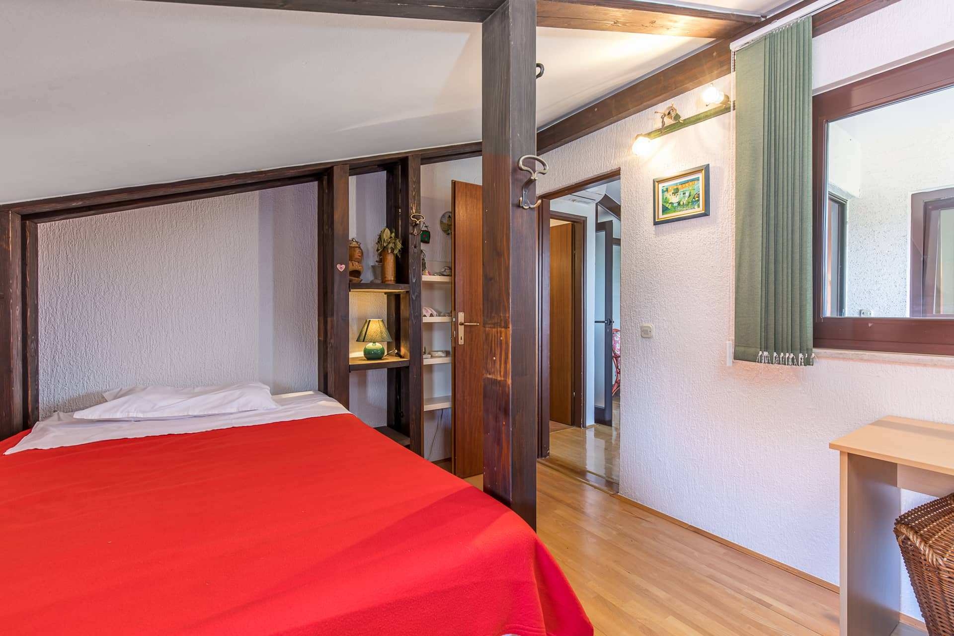 Two bedroom apartment with terrace and sea view Njivice, Krk  A-b