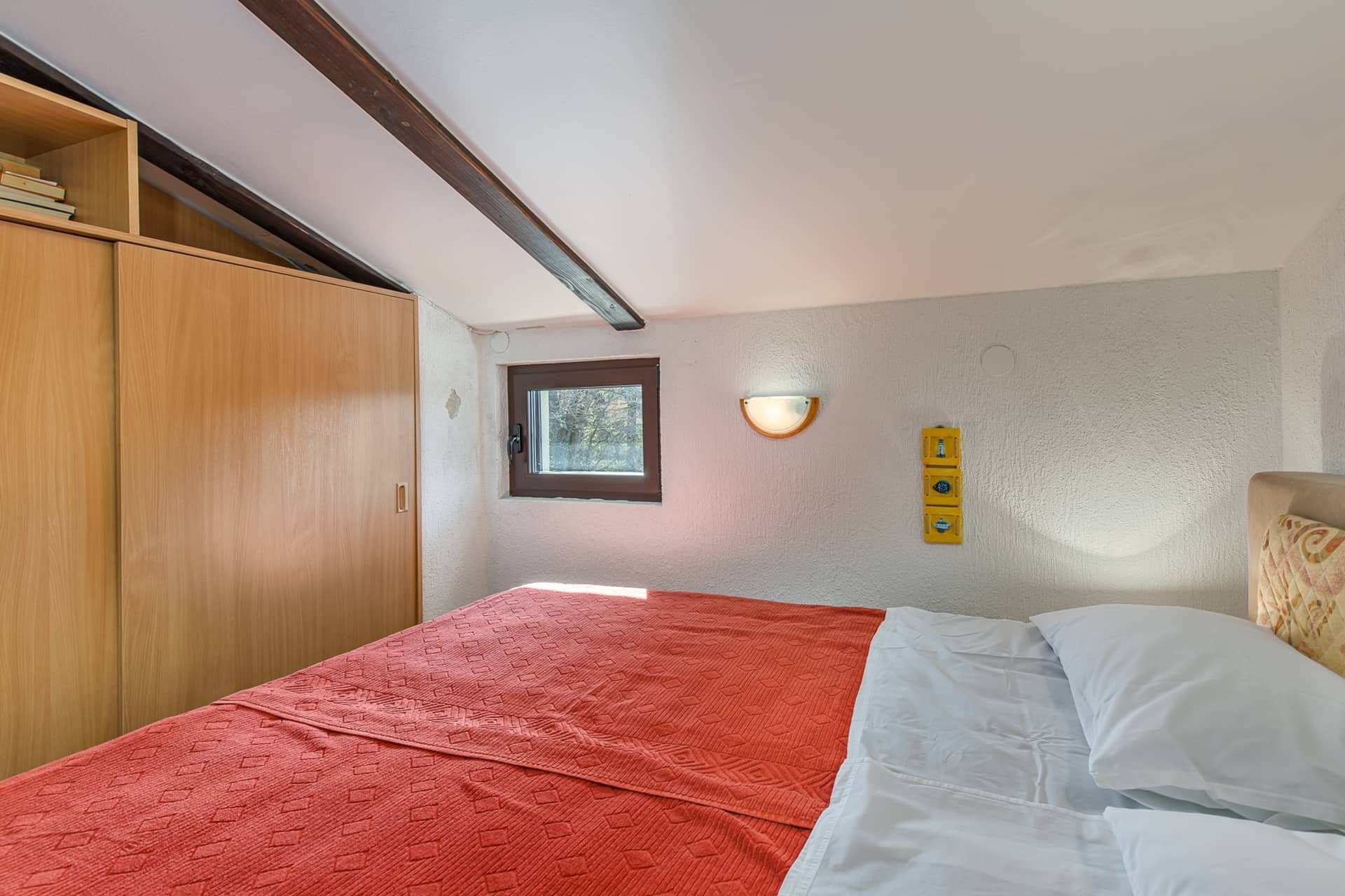 Two bedroom apartment with terrace and sea view Njivice, Krk  A-b