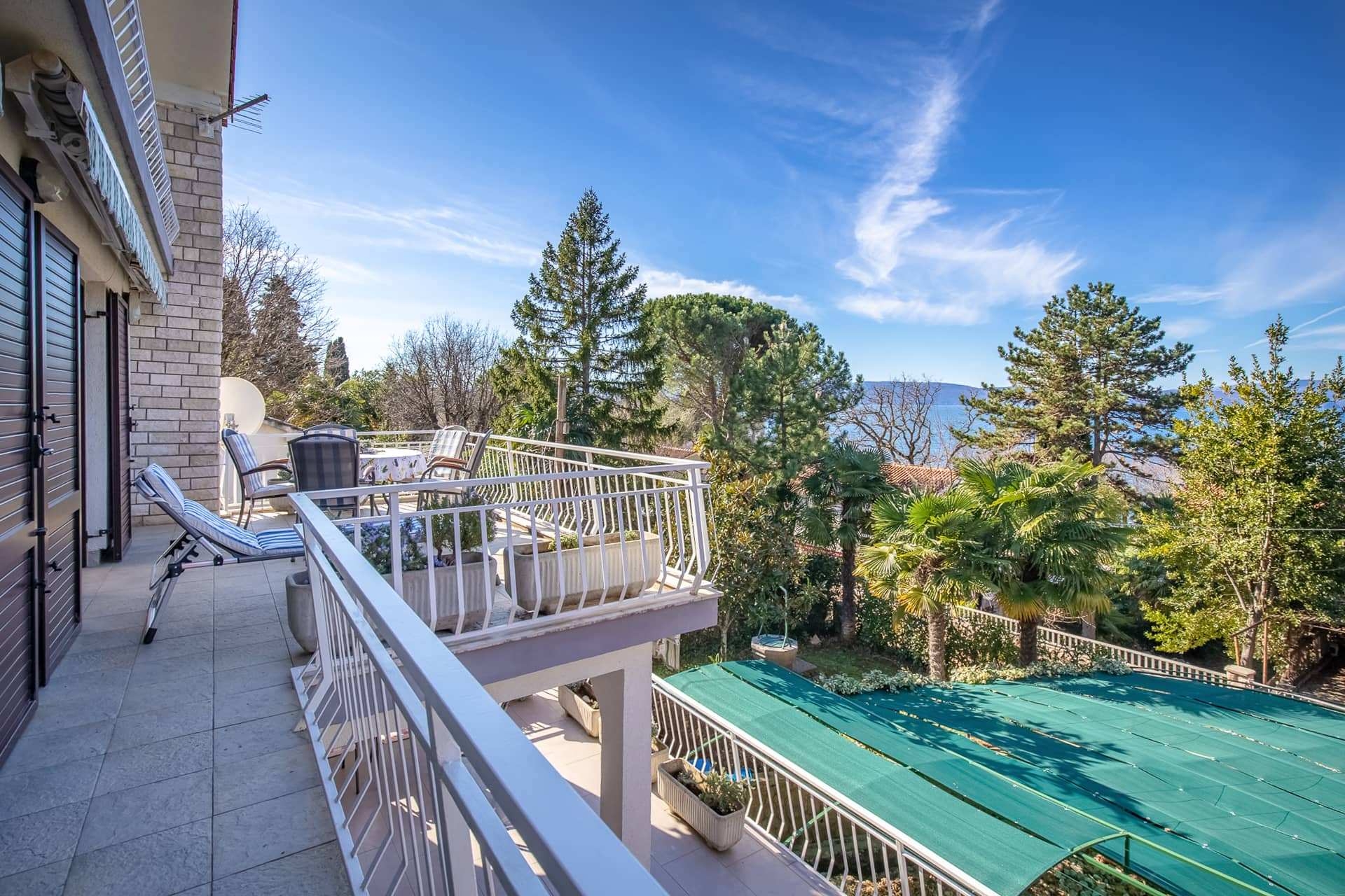 Two bedroom apartment with terrace and sea view Njivice, Krk  A-b