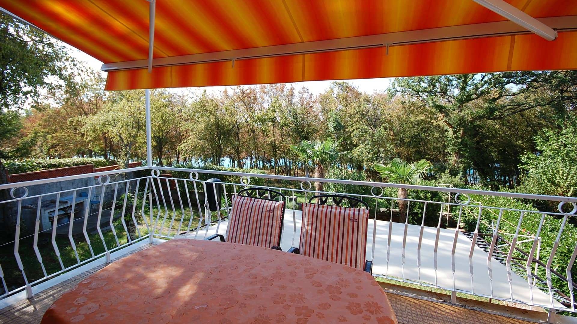 One bedroom apartment with terrace Njivice, Krk  A-a