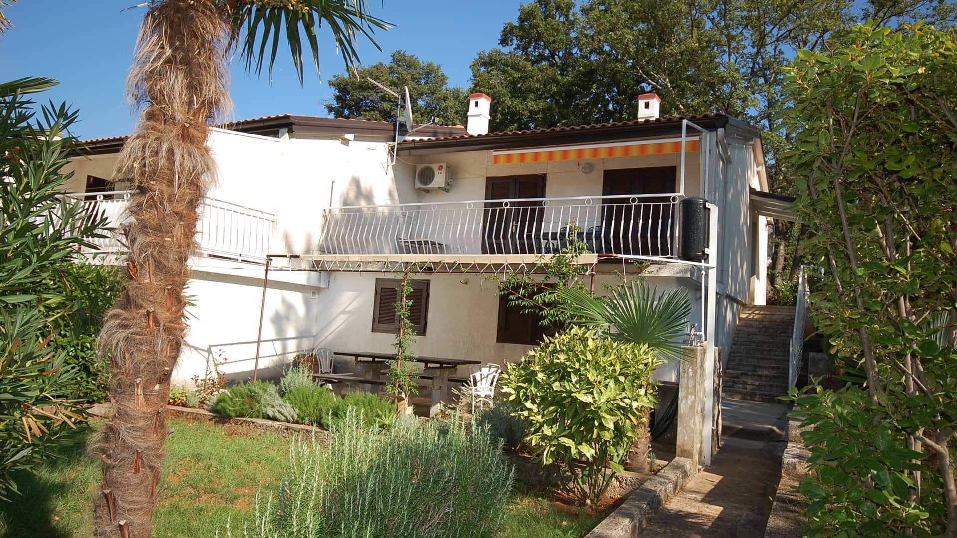 One bedroom apartment with terrace Njivice (Krk) (A-21870-a) One bedroom apartment with terrace Njivice (Krk) (A-21870-a)