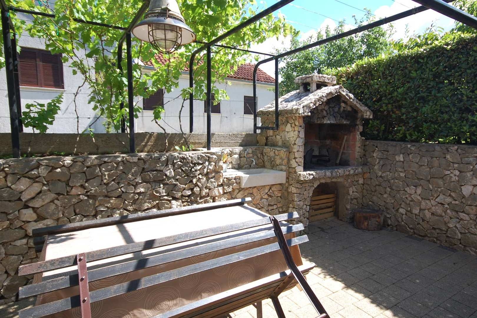 Two bedroom apartment with terrace Njivice, Krk  A-a
