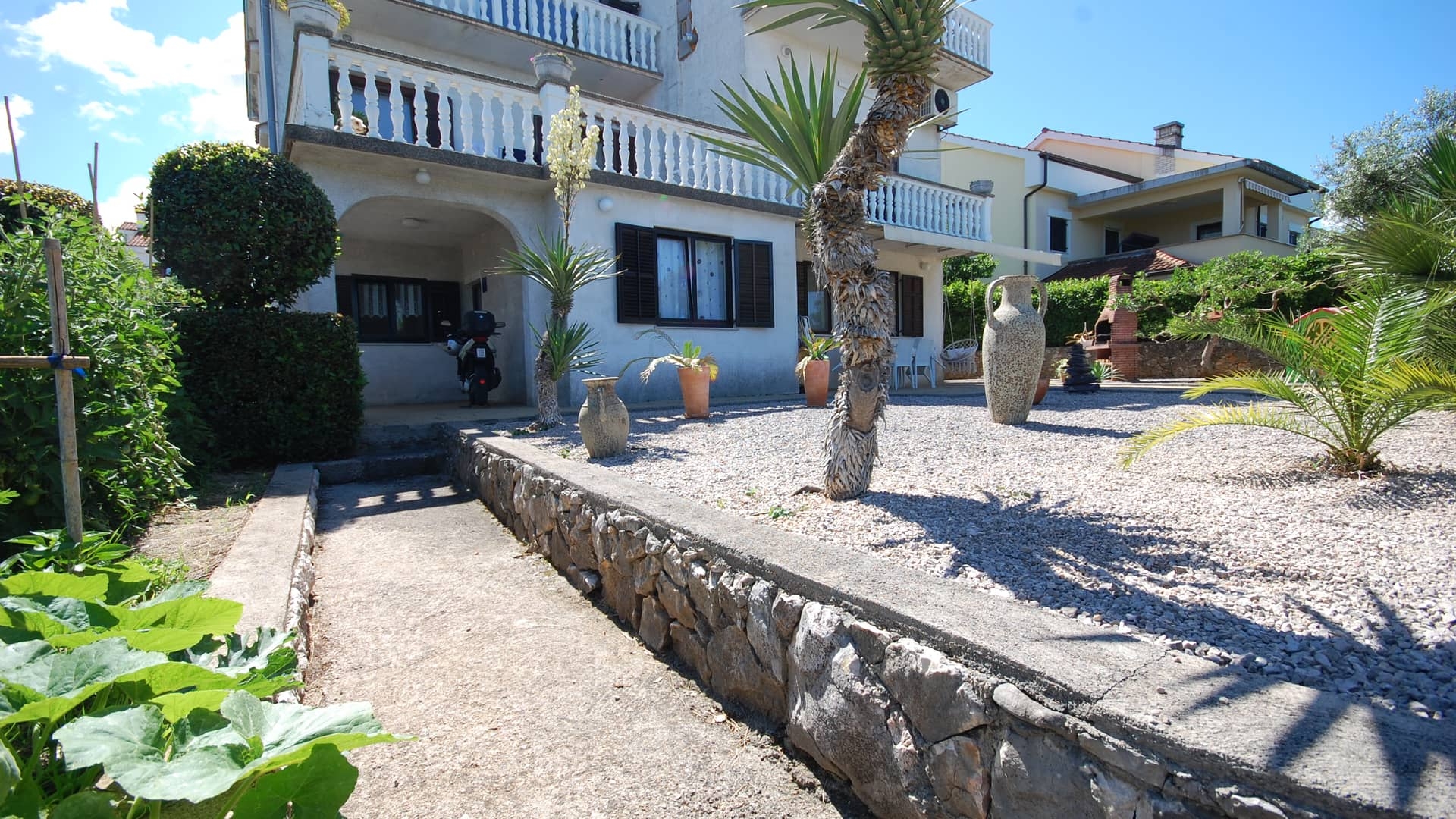 Two bedroom apartment with terrace Njivice, Krk (A-21871-b) Two bedroom apartment with terrace Njivice, Krk (A-21871-b)