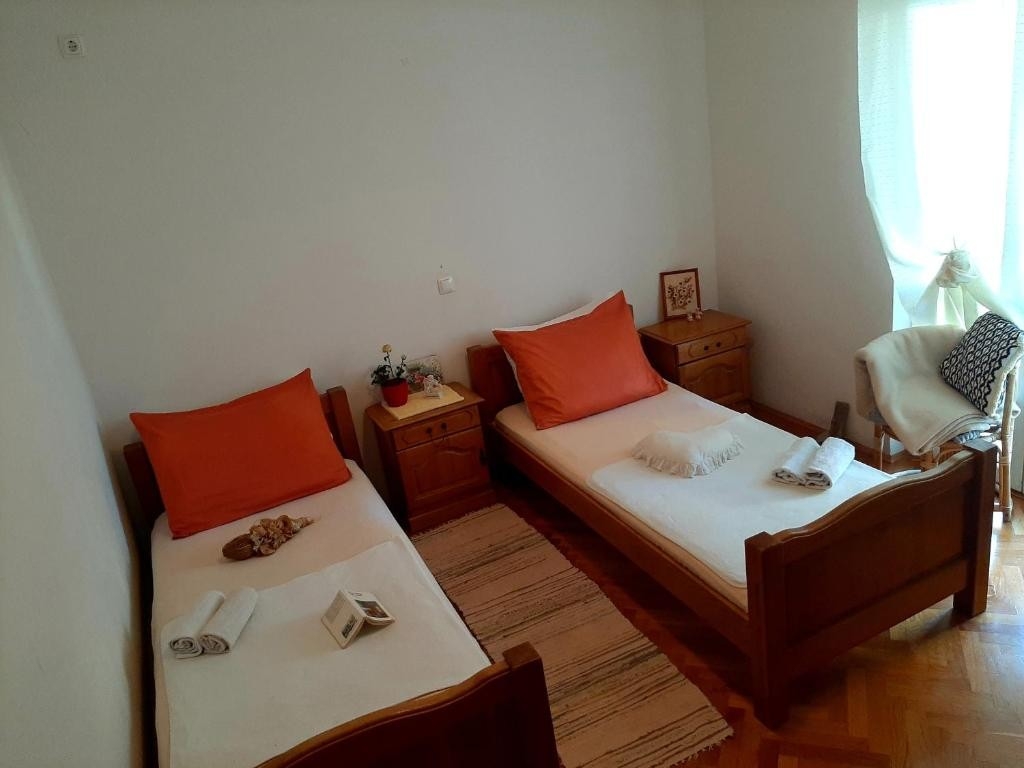 Four bedroom apartment with balcony and sea view Duće, Omiš  A-a