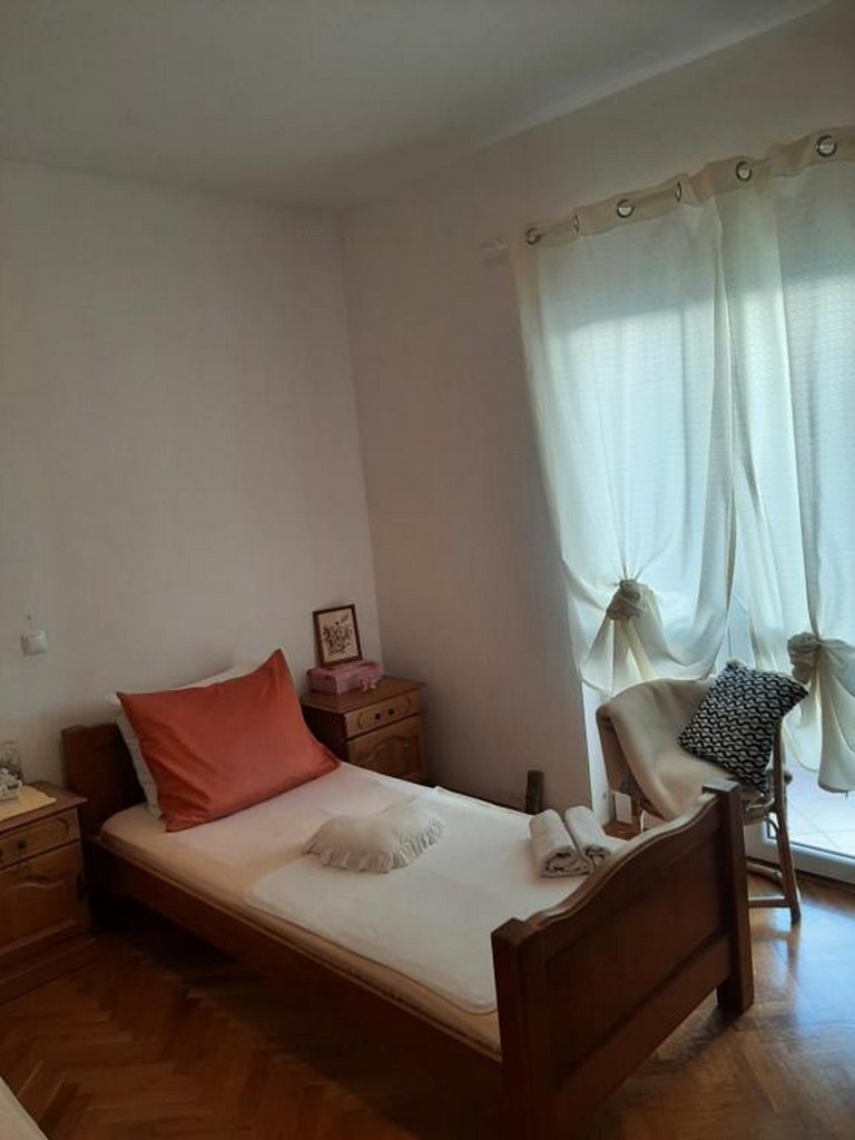 Four bedroom apartment with balcony and sea view Duće, Omiš  A-a