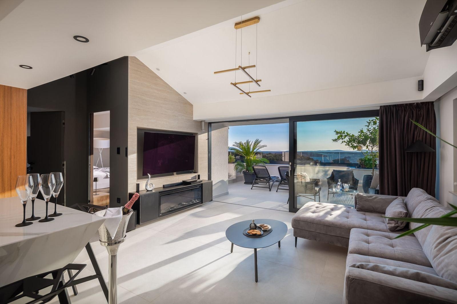 Two bedroom apartment with terrace and sea view Hvar (A-21877-e)