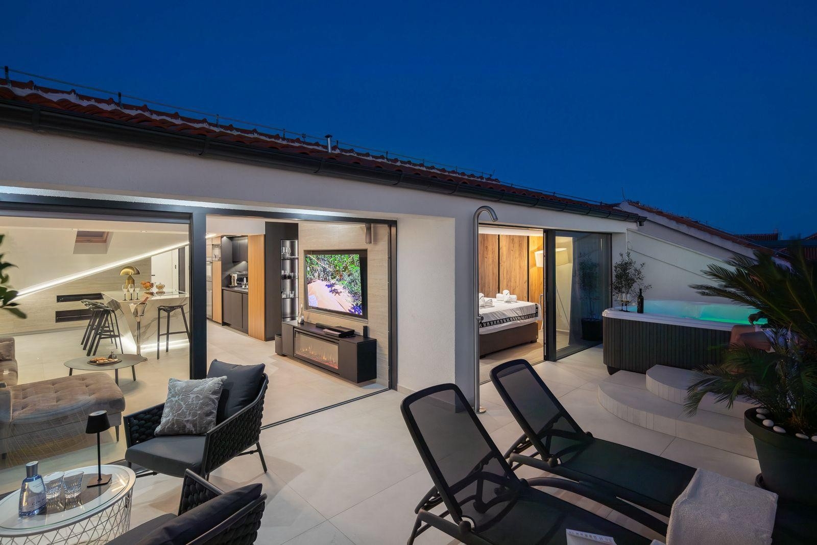 Two bedroom apartment with terrace and sea view Hvar  A-e