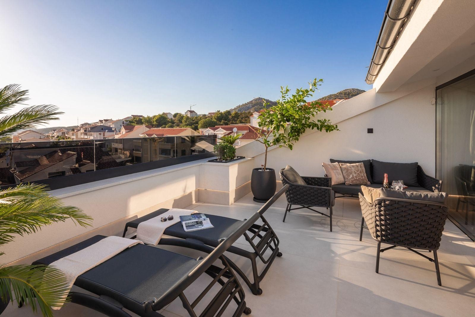 Two bedroom apartment with terrace and sea view Hvar  A-e