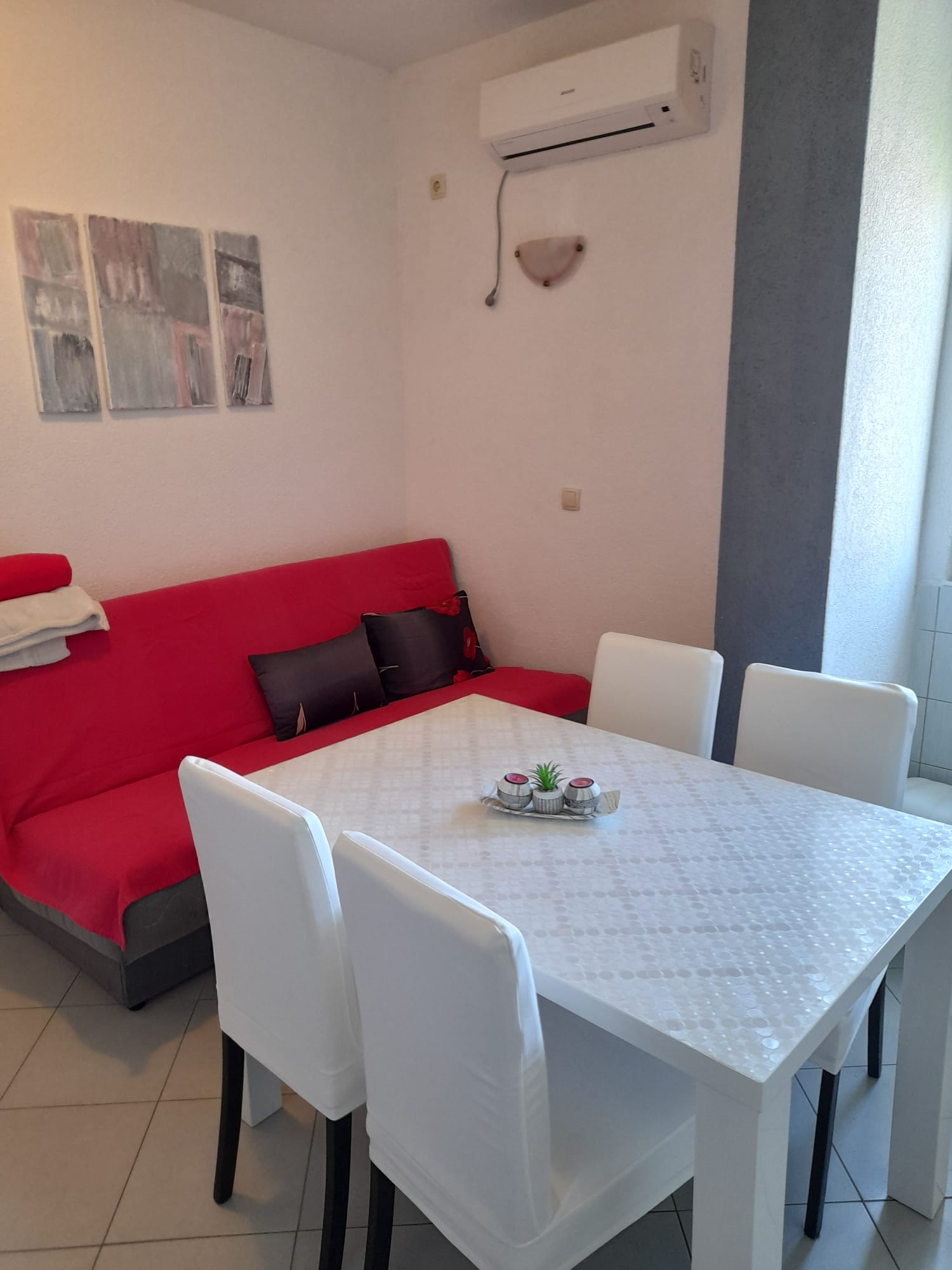 One bedroom apartment with balcony and sea view Lopar, Rab (A-21881-c)