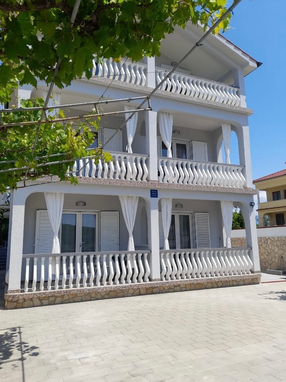 Top Rab Lopar Top Rab Lopar