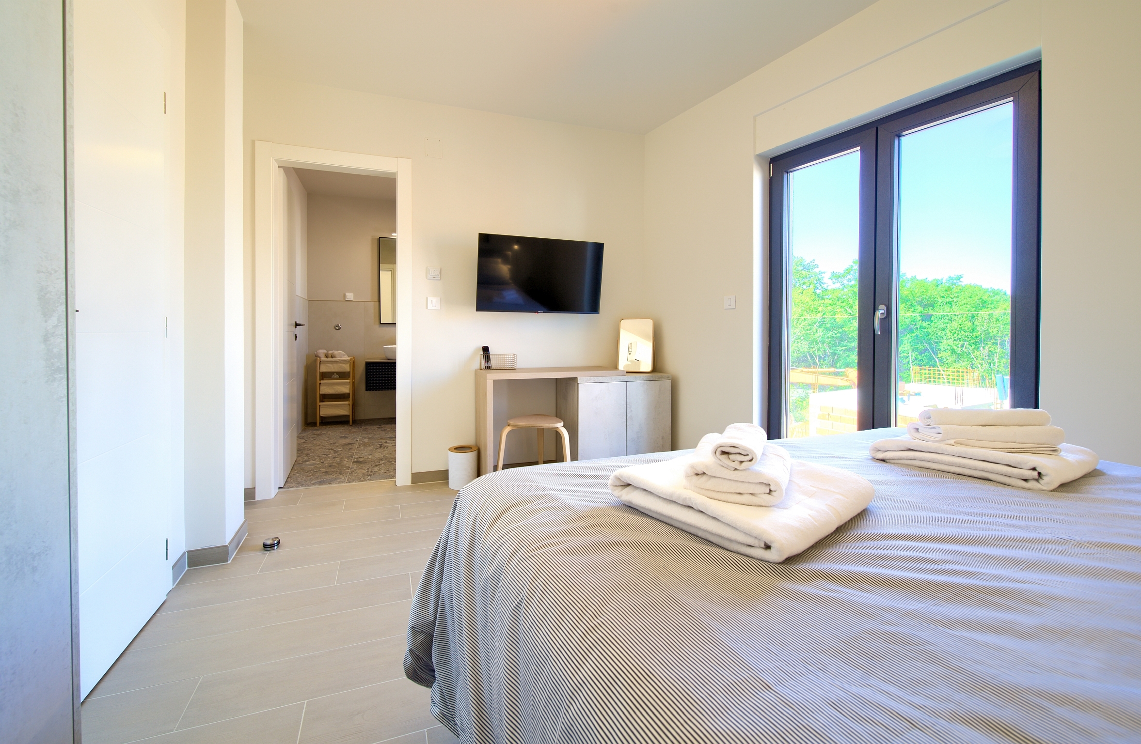 Two bedroom apartment with terrace Njivice, Krk  A-a