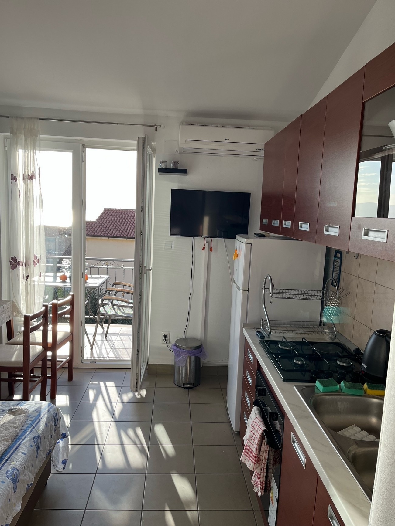 One bedroom apartment with balcony and sea view Nemira, Omiš  A-c