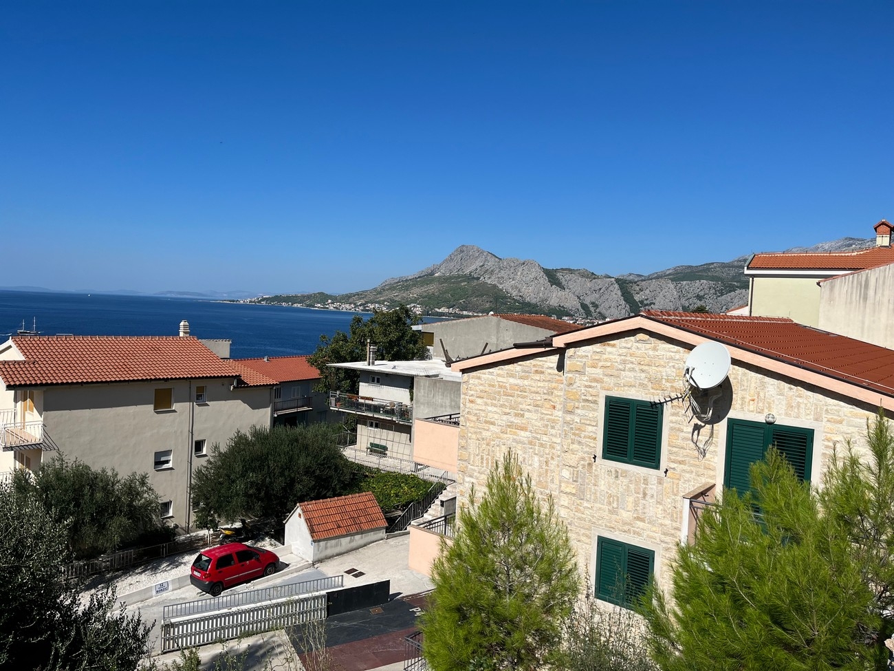 Jednosobni apartman s balkonom Nemira, Omiš  A-g