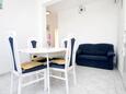 Prižba, Dining room in the apartment, air condition available, (pet friendly) and WiFi.