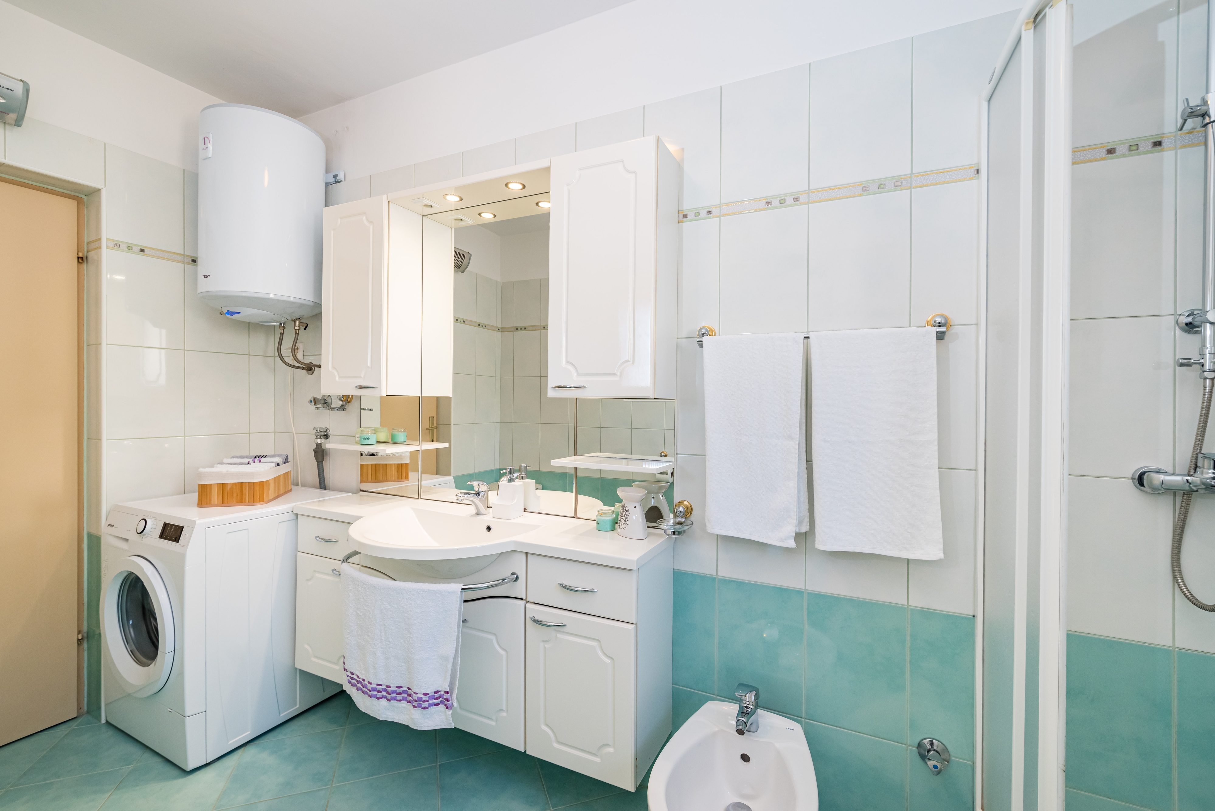 Three bedroom apartment near beach Maslenica, Novigrad  A-a