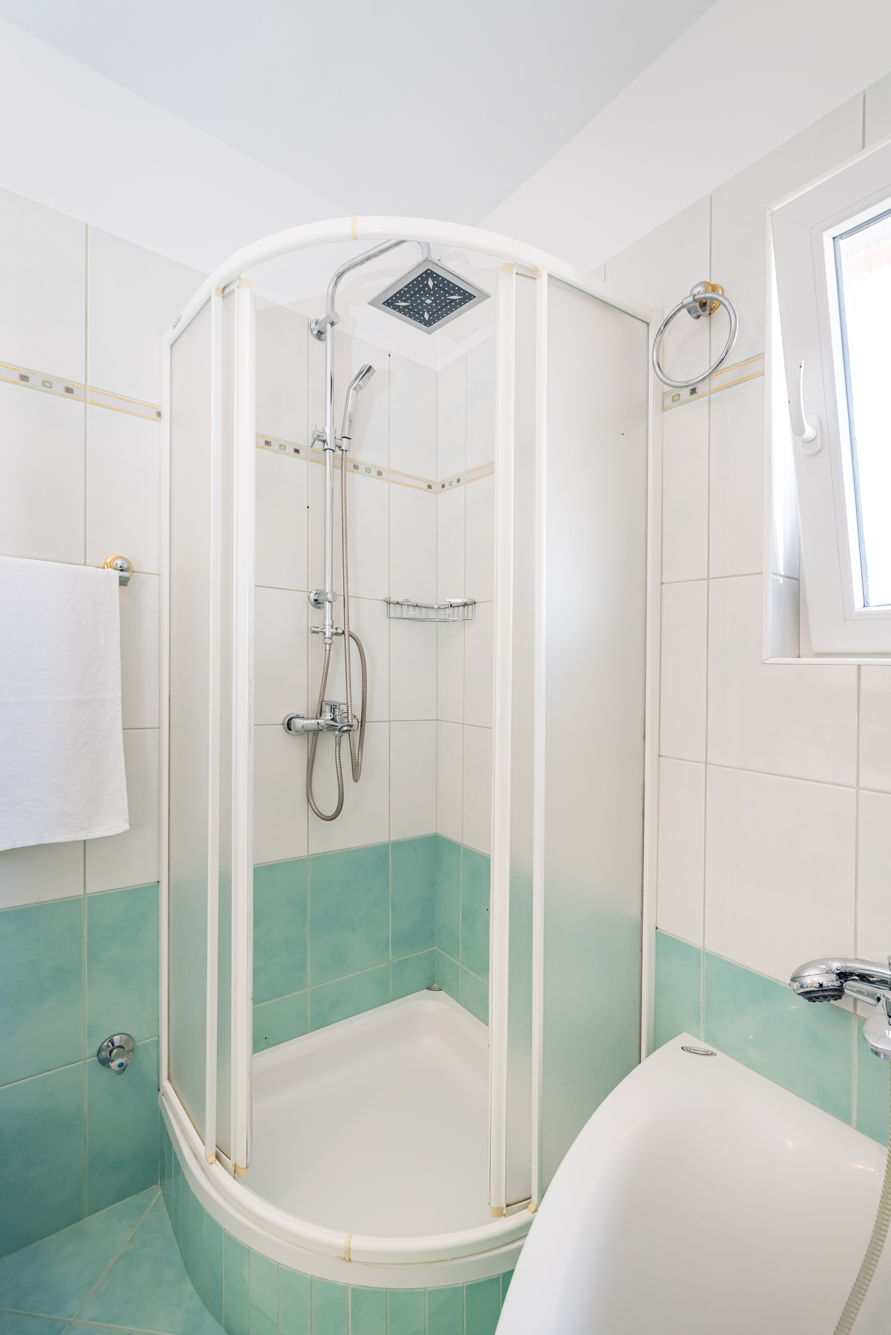 Three bedroom apartment near beach Maslenica, Novigrad  A-a