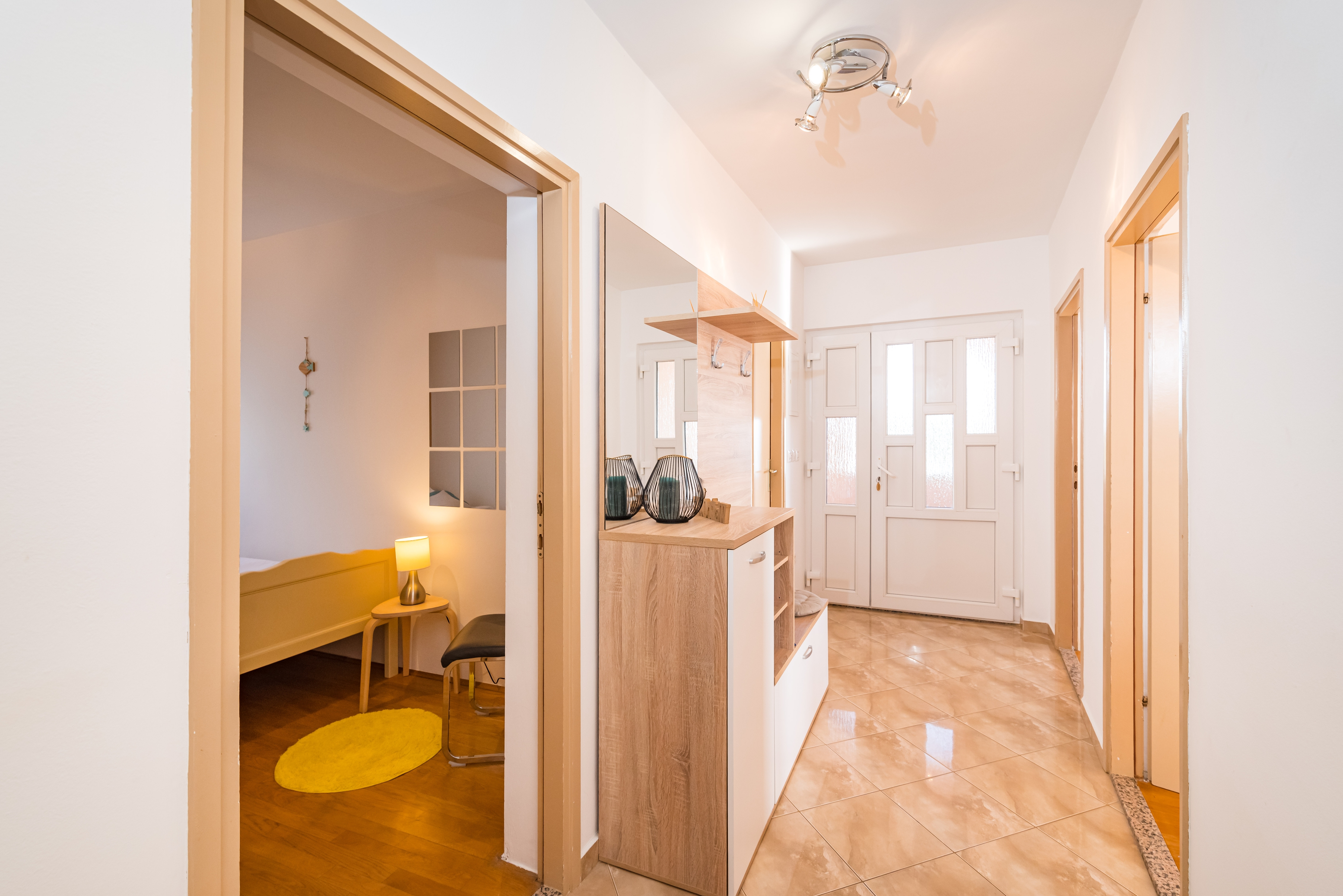 Three bedroom apartment near beach Maslenica, Novigrad  A-a
