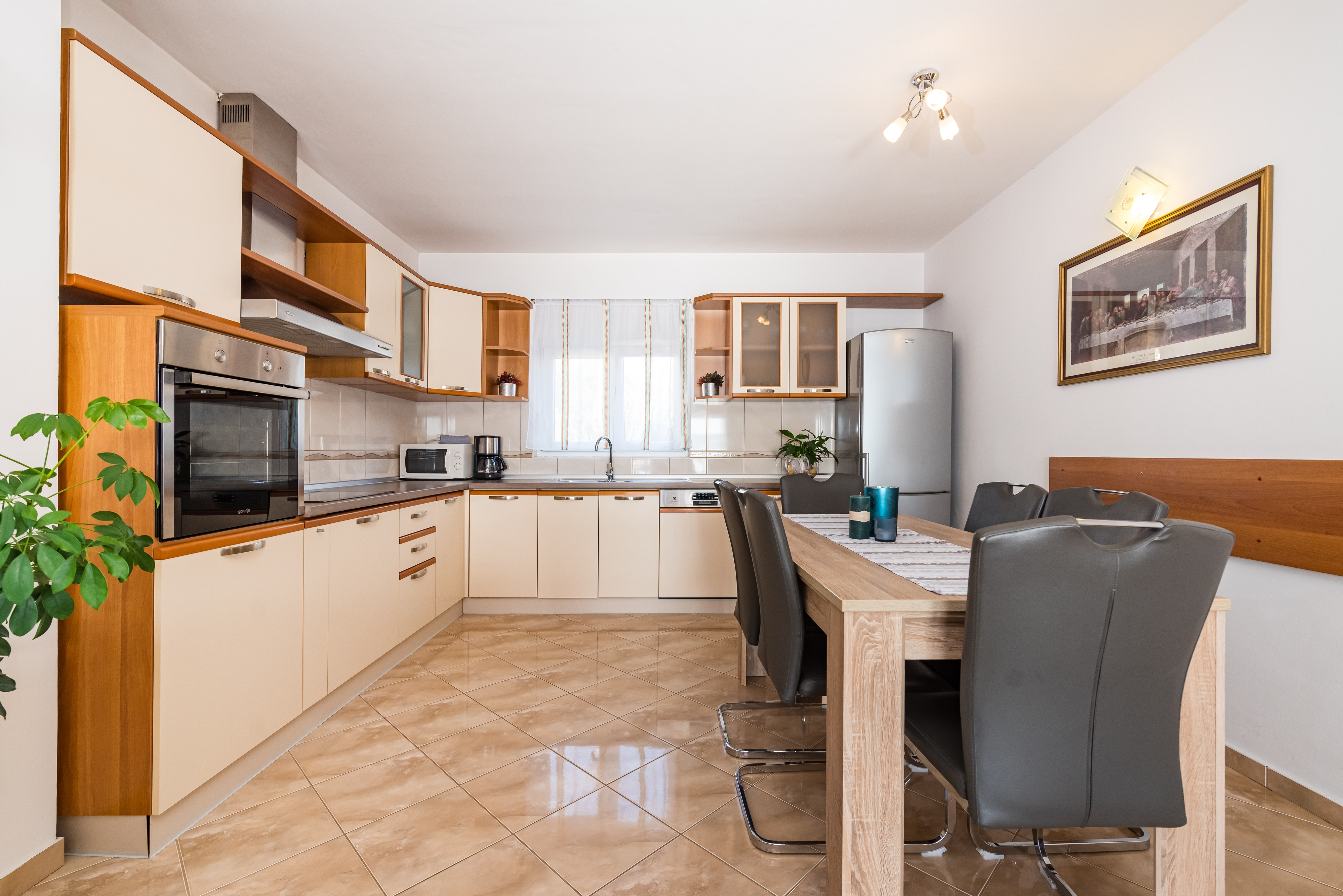 Three bedroom apartment near beach Maslenica, Novigrad  A-a