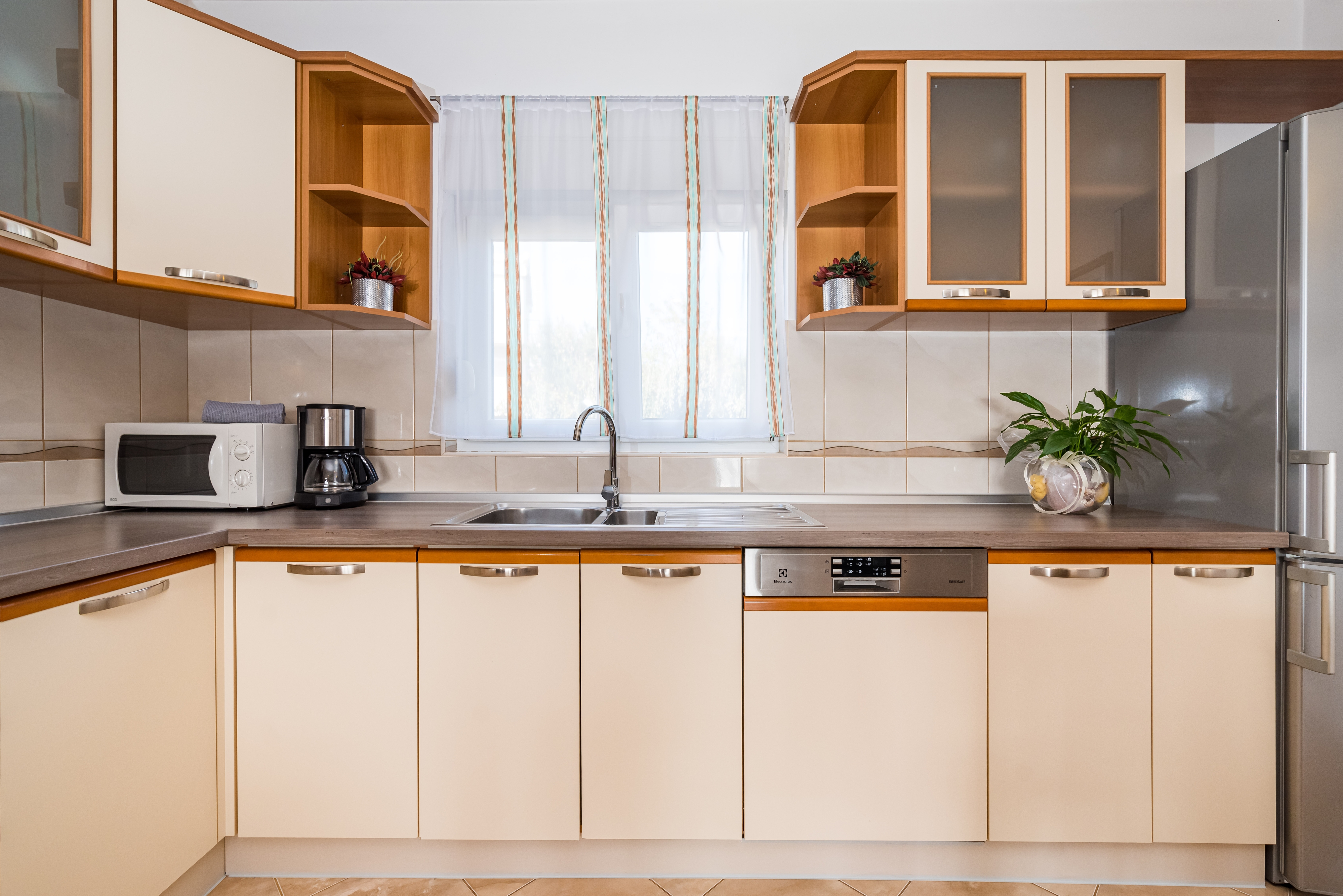 Three bedroom apartment near beach Maslenica, Novigrad  A-a
