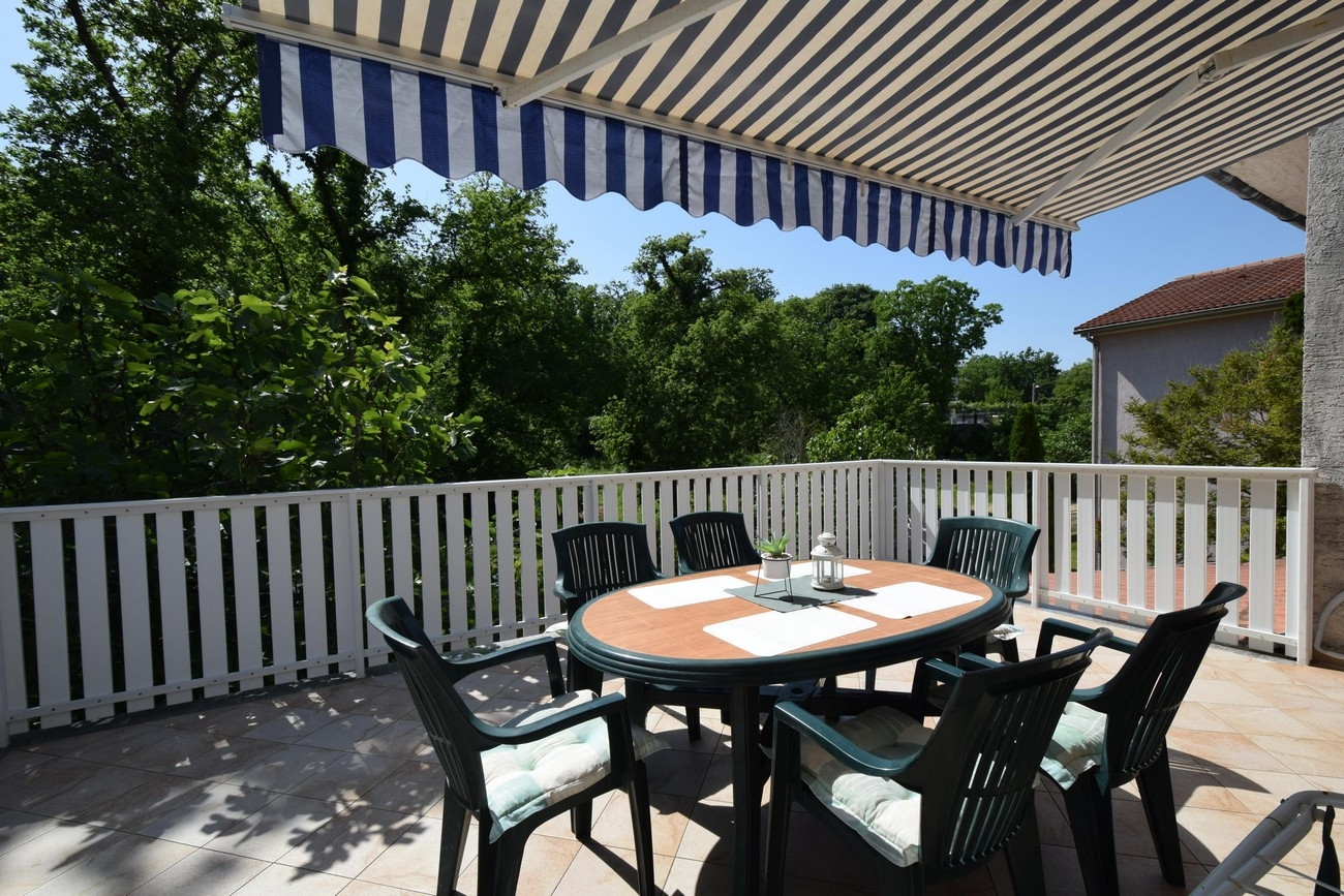 Two bedroom apartment with terrace Porat, Krk  A-a