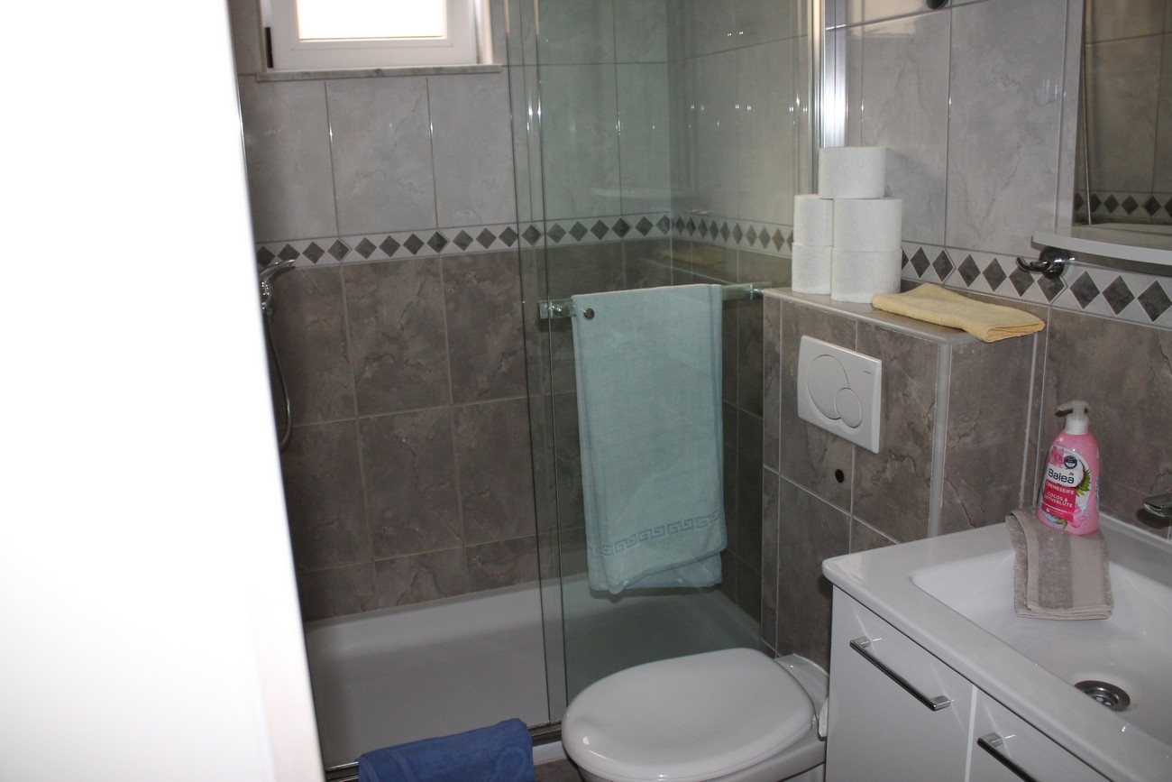 One bedroom apartment with terrace and sea view Makarska  A-a