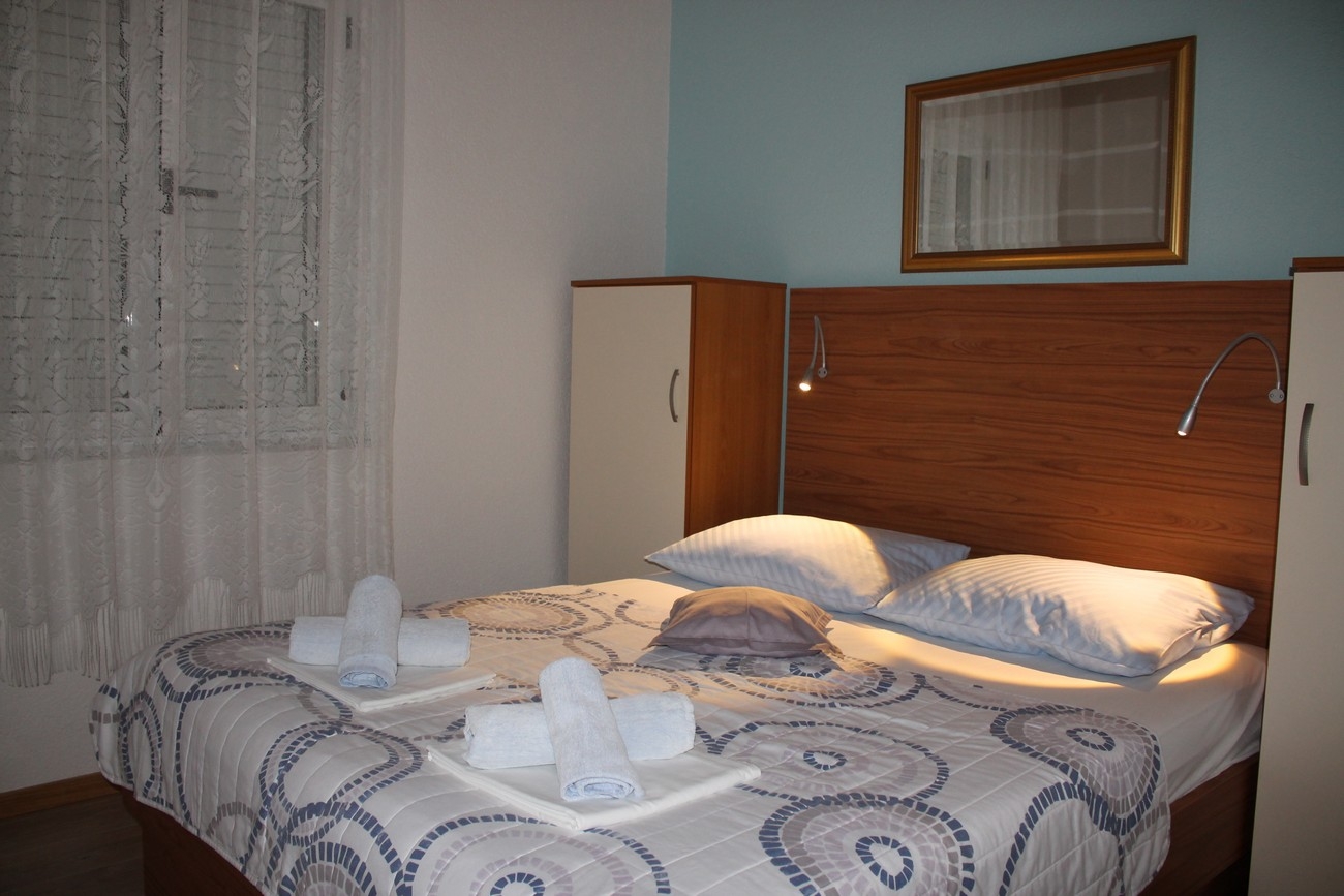 One bedroom apartment with terrace and sea view Makarska  A-a