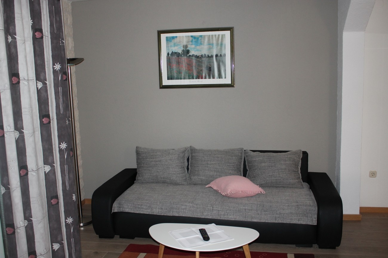 One bedroom apartment with balcony and sea view Makarska (A-21911-b)