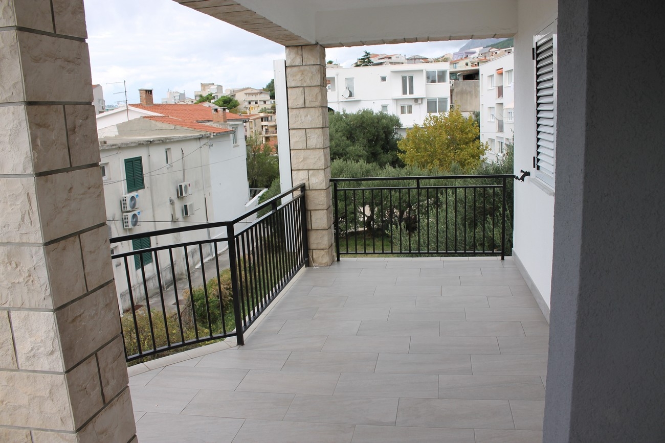 Two bedroom apartment with balcony and sea view Makarska  A-c