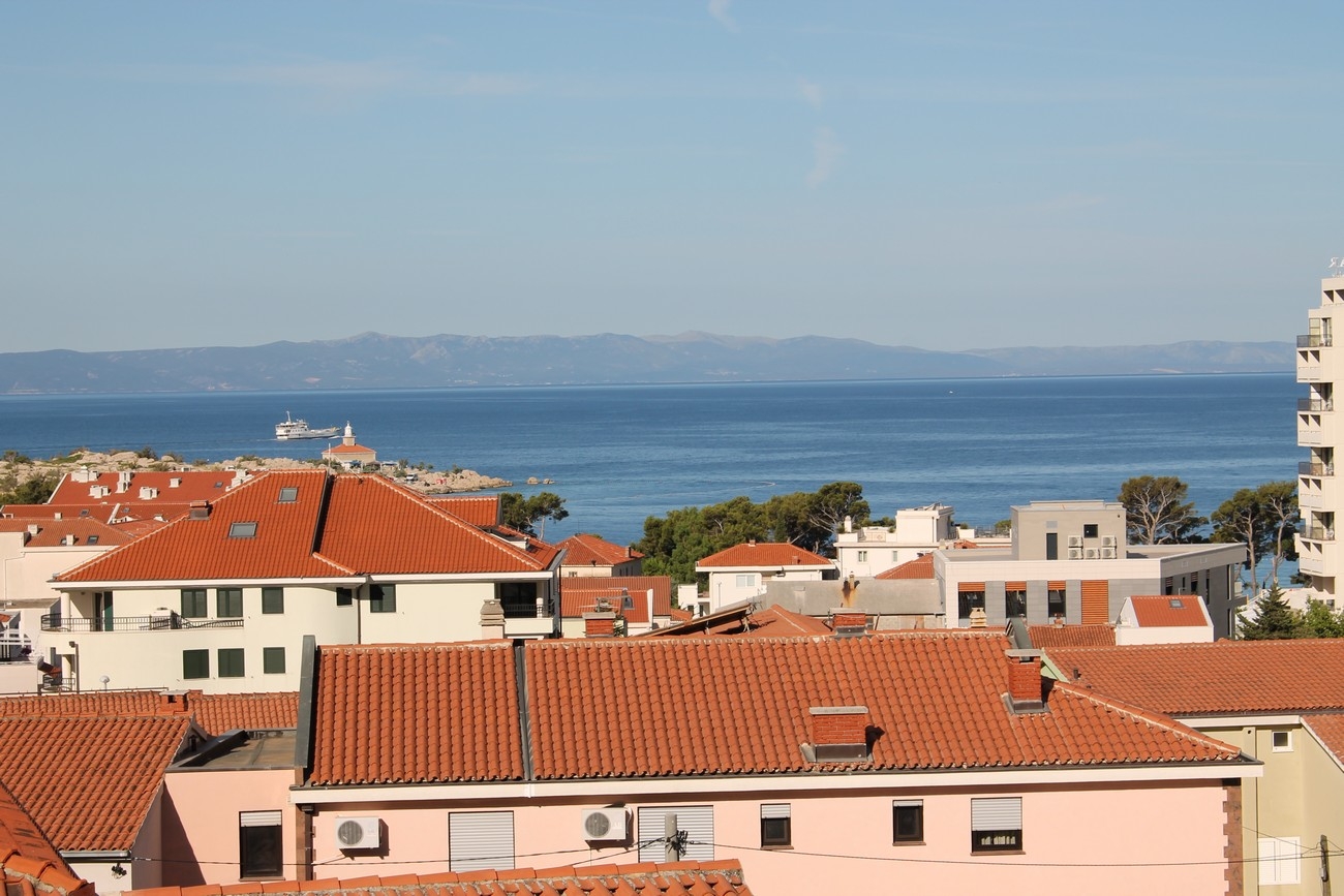 One bedroom apartment with balcony and sea view Makarska  A-d