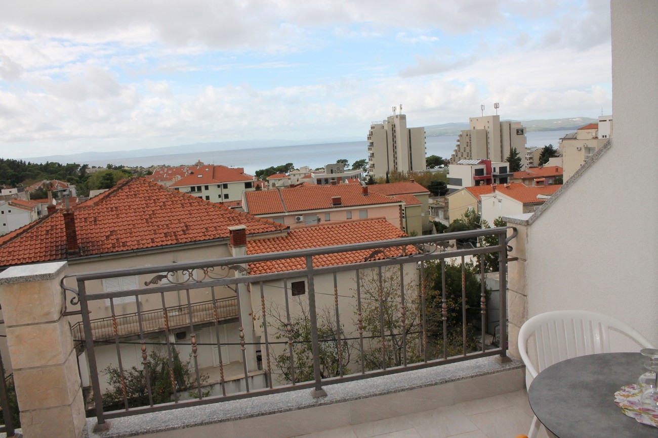 One bedroom apartment with balcony and sea view Makarska  A-d