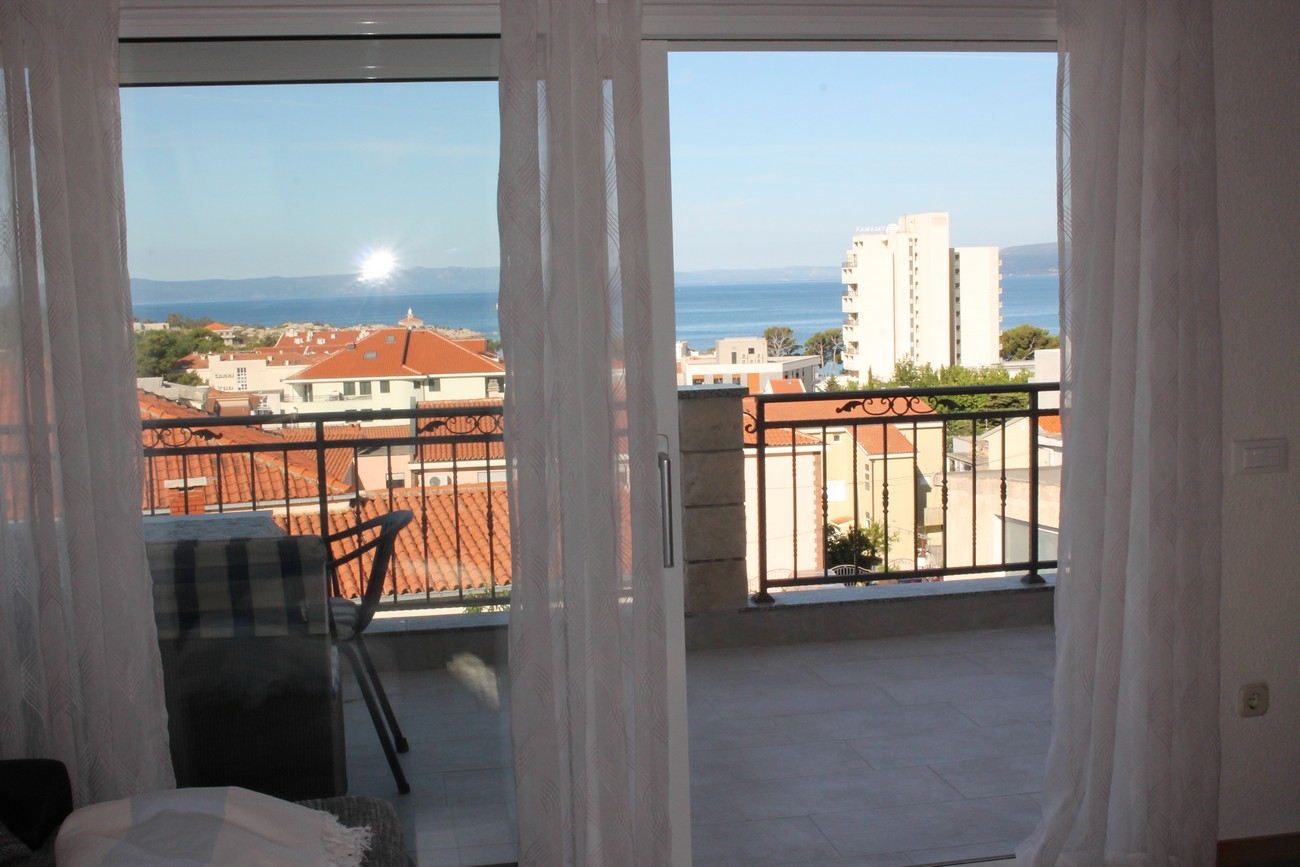 One bedroom apartment with balcony and sea view Makarska (A-21911-d) One bedroom apartment with balcony and sea view Makarska (A-21911-d)