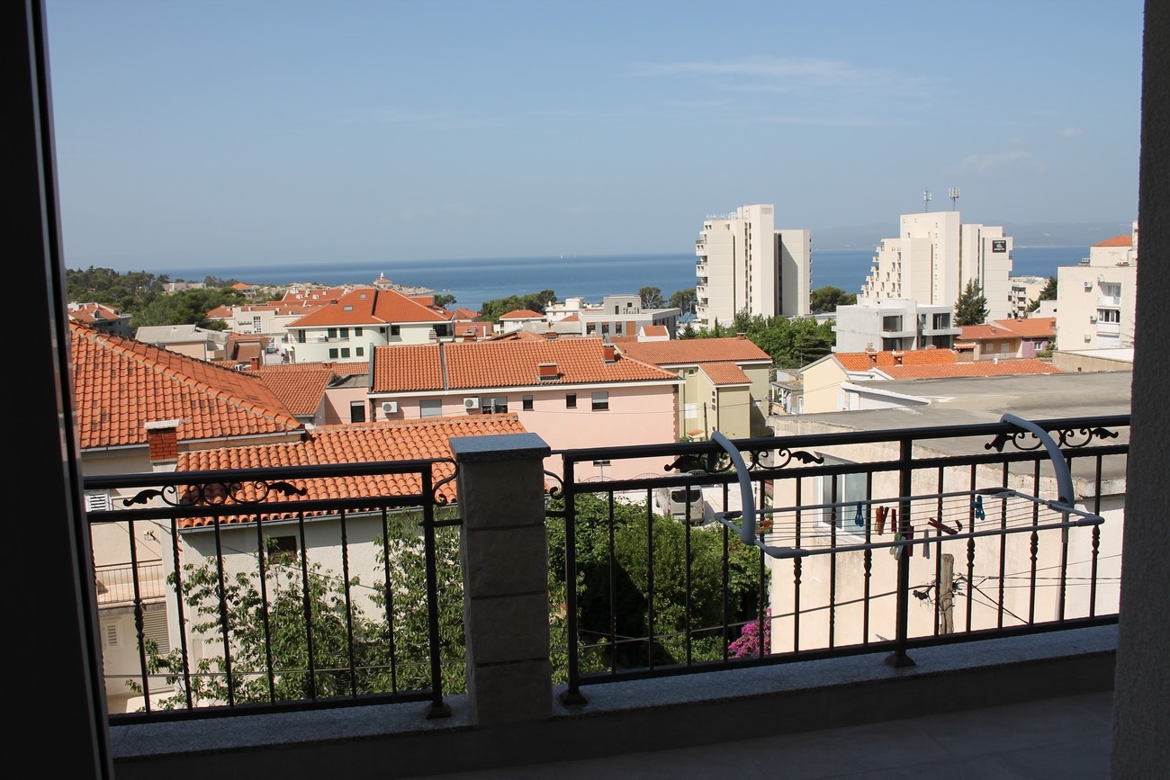 Two bedroom apartment with balcony and sea view Makarska  A-e