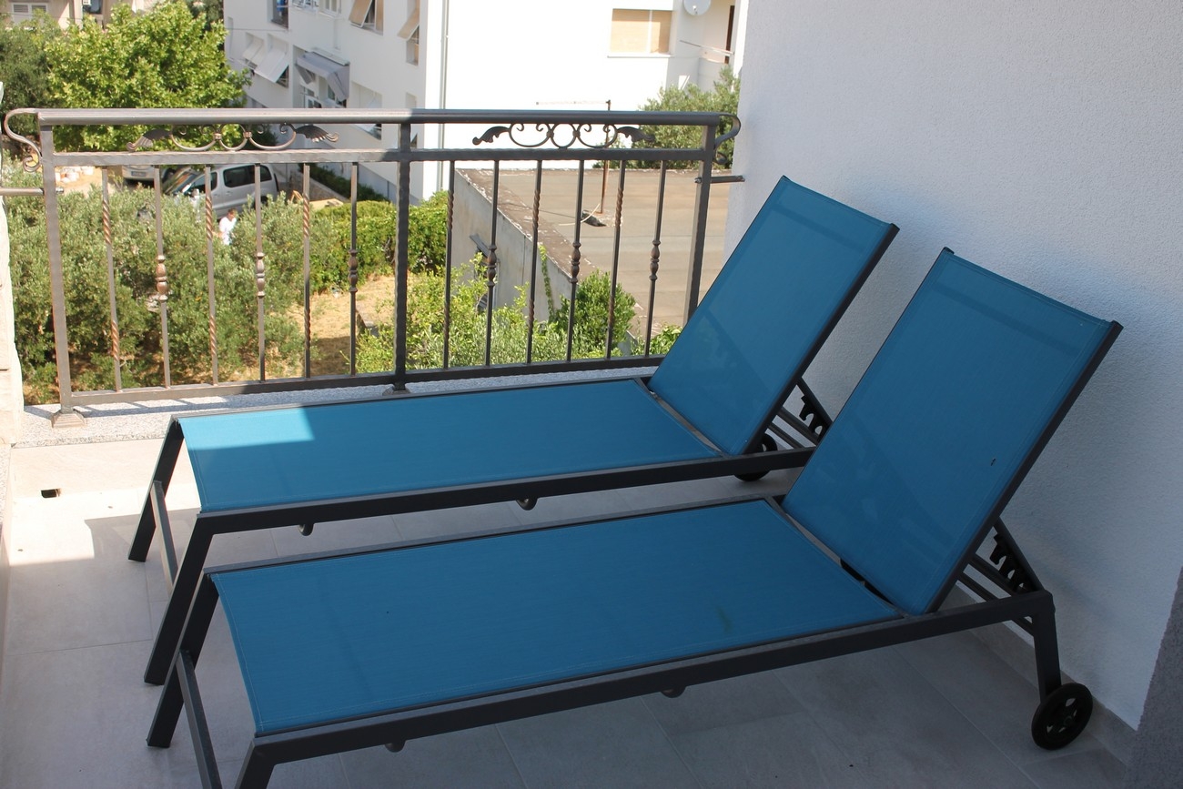 Two bedroom apartment with balcony and sea view Makarska  A-e