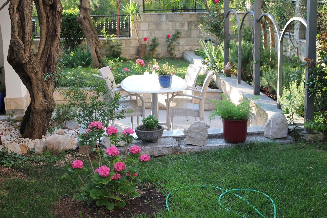 Two bedroom apartment with balcony and sea view Makarska (A-21911-e) Two bedroom apartment with balcony and sea view Makarska (A-21911-e)