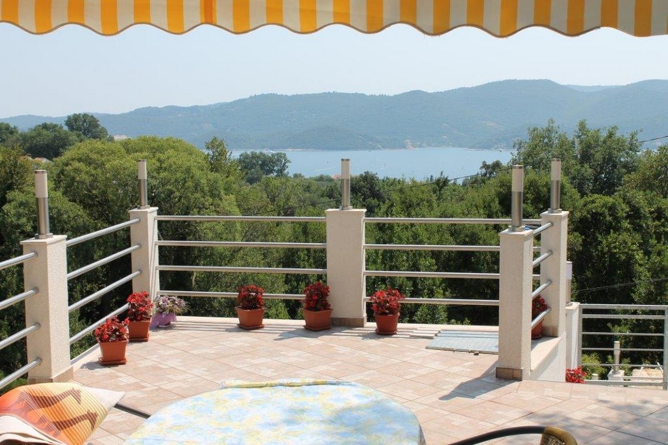 One bedroom apartment with terrace and sea view Viganj, Pelješac (A-21912-b) One bedroom apartment with terrace and sea view Viganj, Pelješac (A-21912-b)