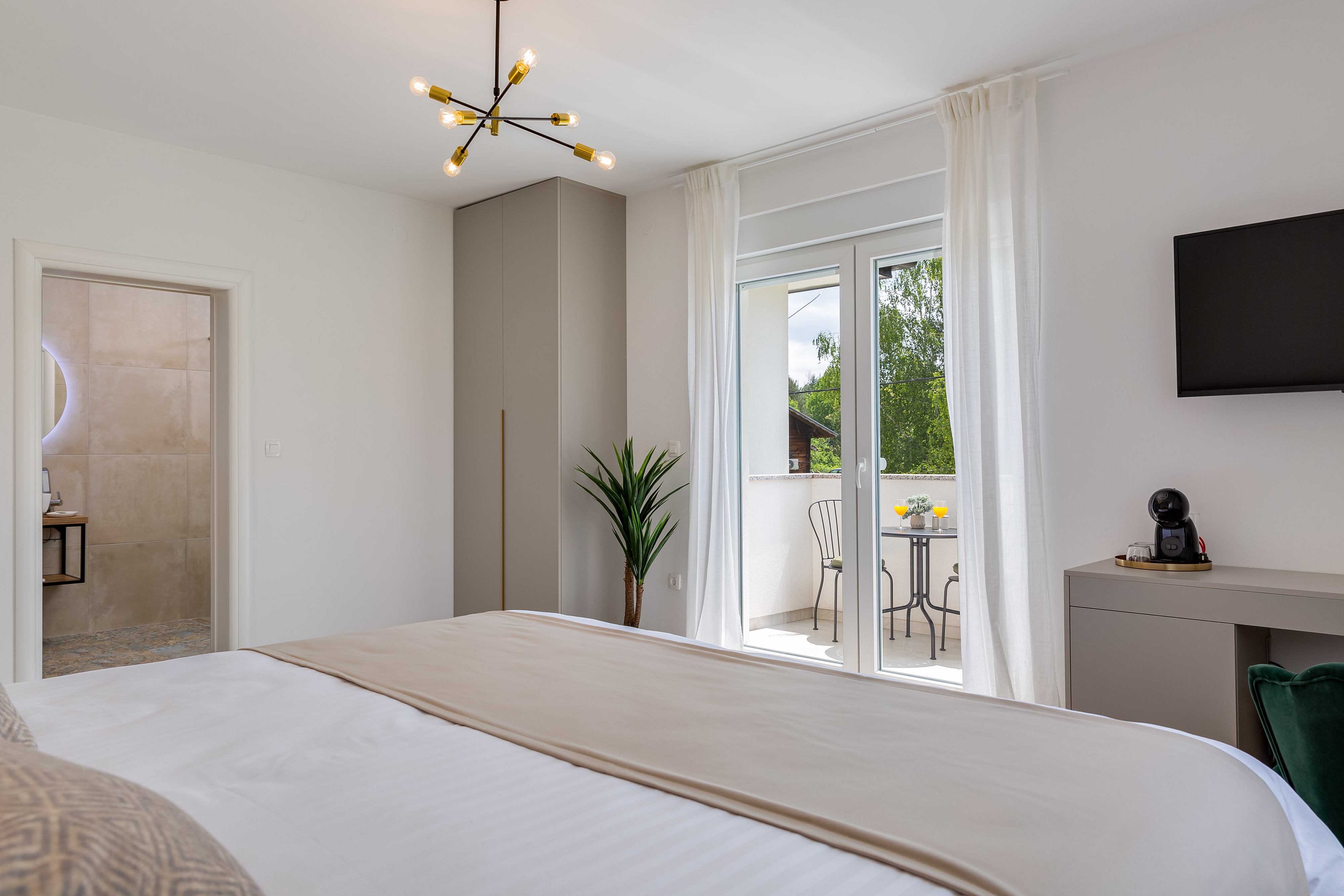 Room with balcony Grabovac, Plitvice (S-21931-a)