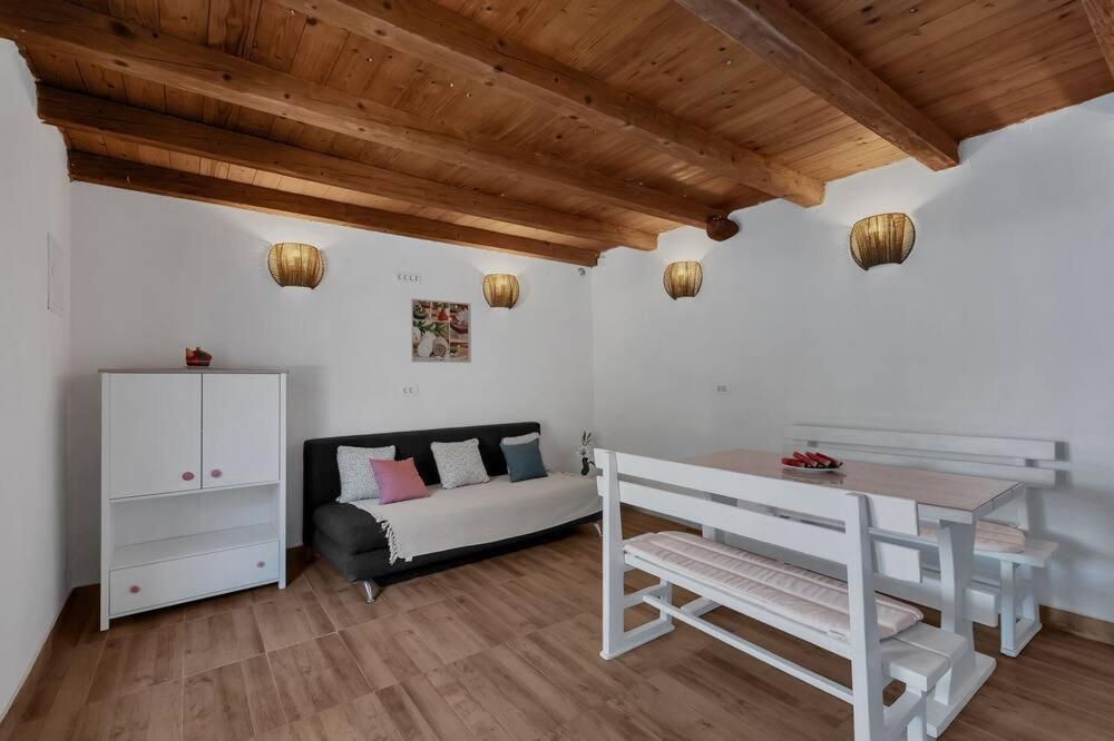 One bedroom house near beach Cove Didina, Hvar (K-21933)