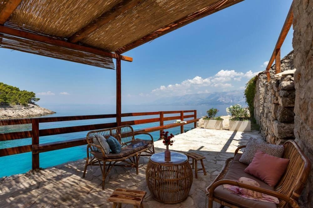 One bedroom house near beach Cove Didina, Hvar  K