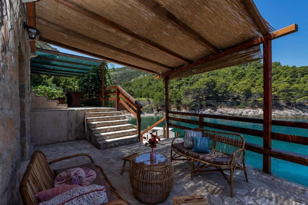 One bedroom house near beach Cove Didina, Hvar  K