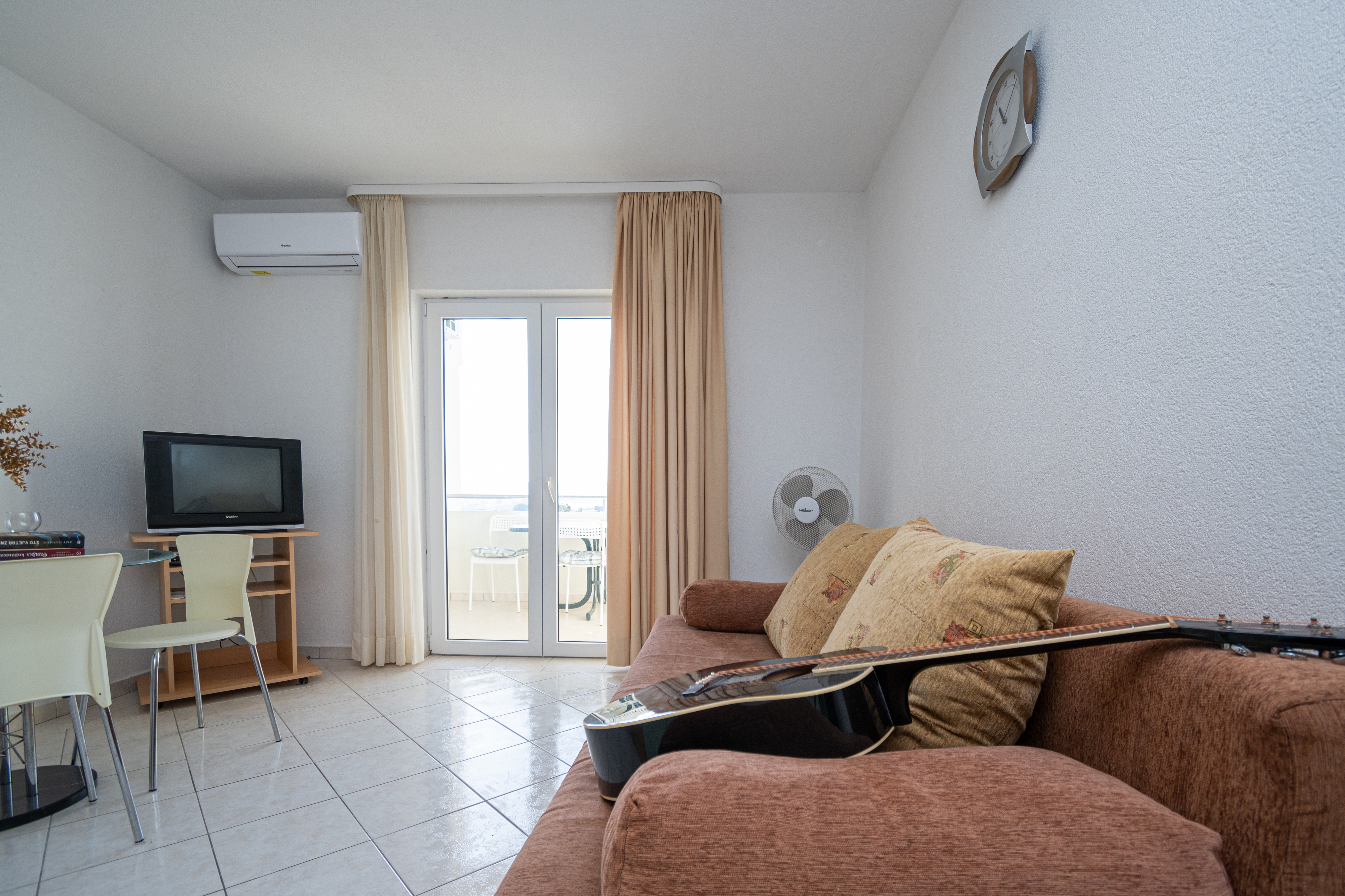One bedroom apartment with terrace and sea view Ljubač, Zadar  A-a