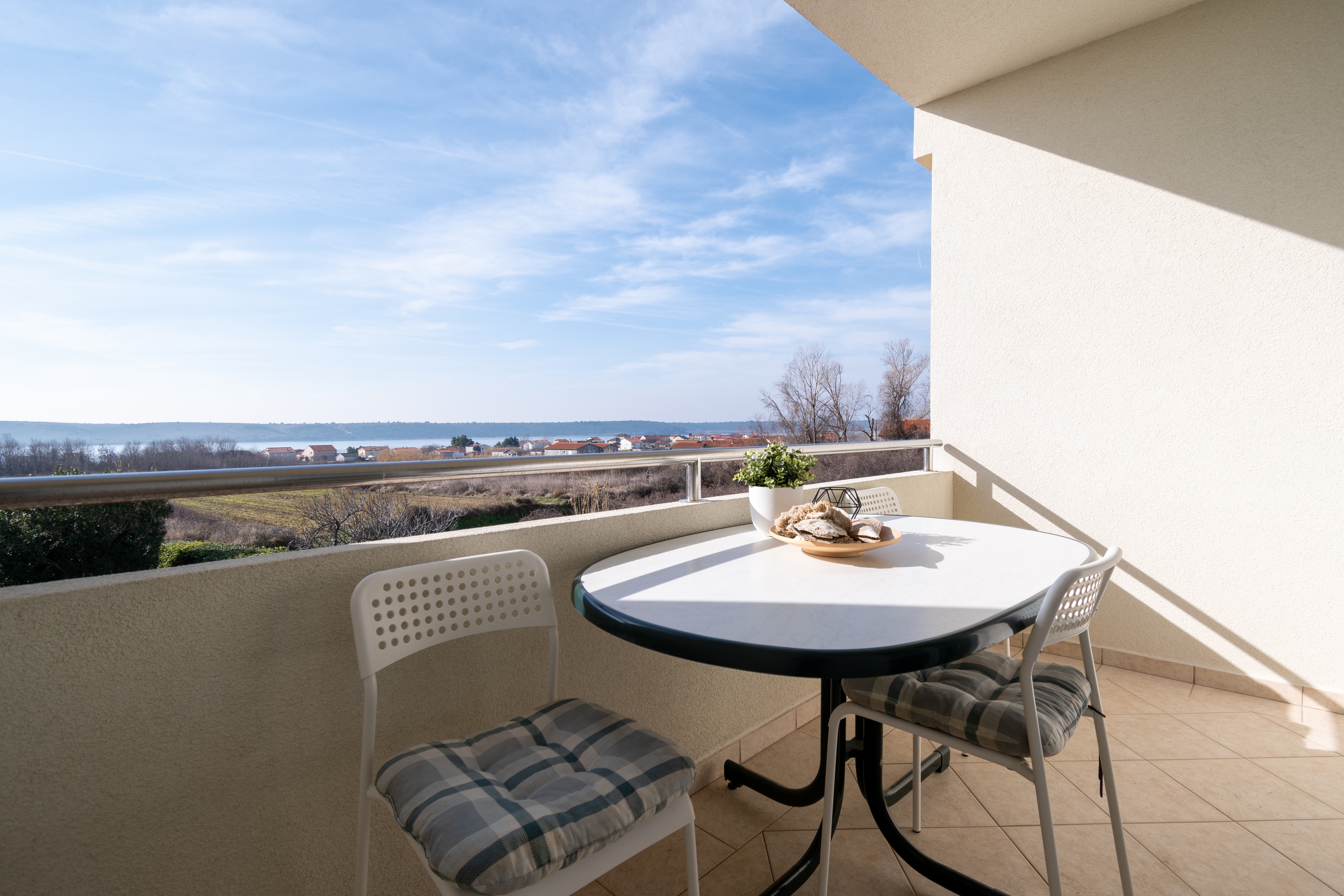 One bedroom apartment with terrace and sea view Ljubač, Zadar  A-a